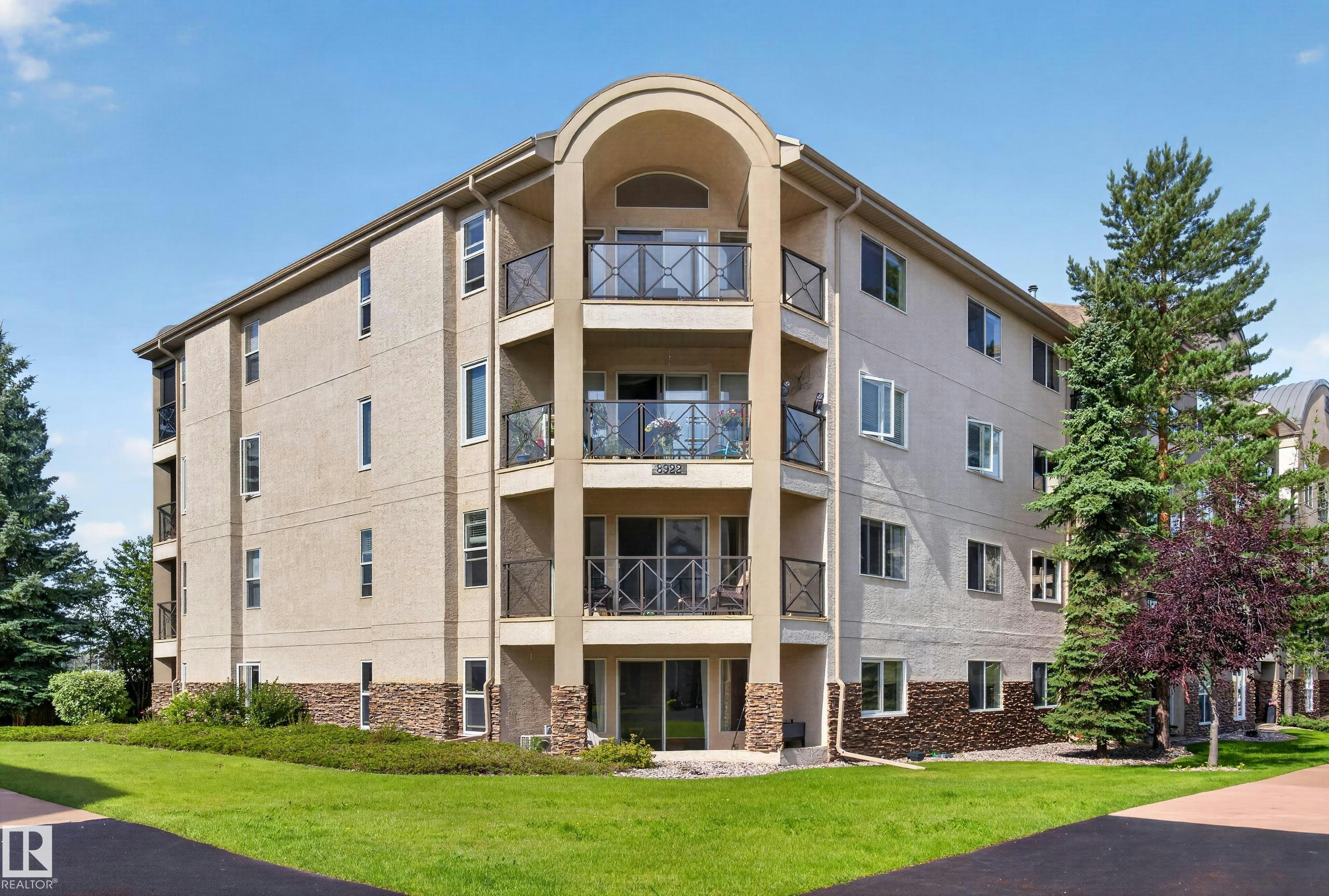 411-8922 156 Street, Edmonton, AB, T5R 5Z3