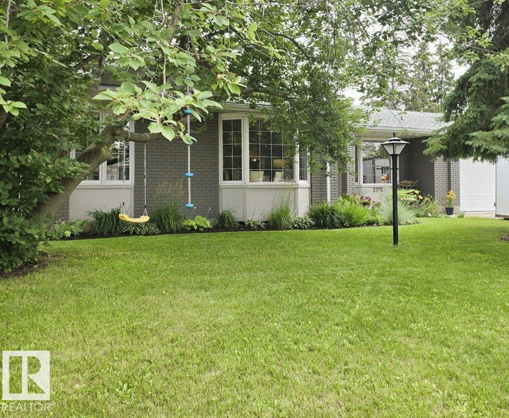 2725 104a Street, Edmonton, AB, T6J 4C4
