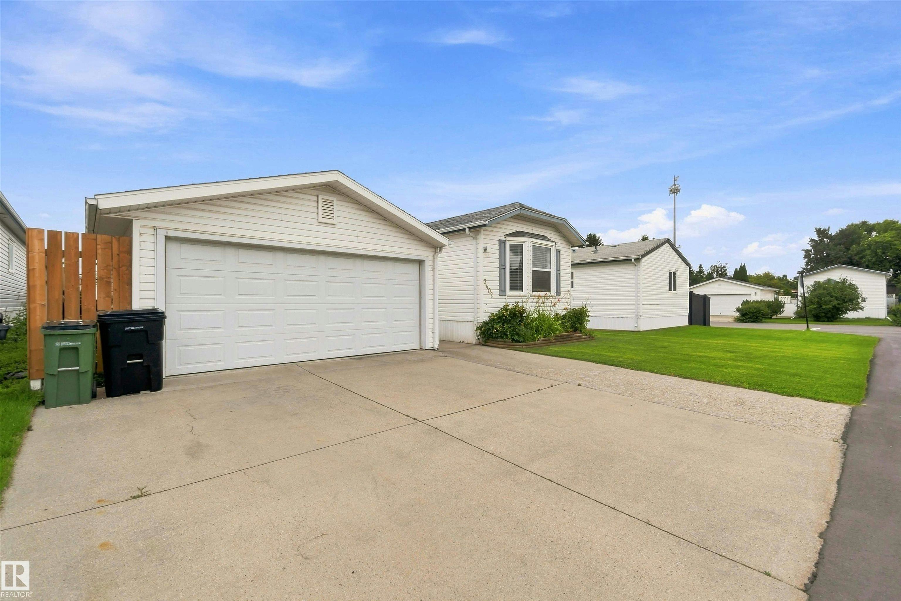 3402 Lakeview Point(e), Edmonton, AB, T5S 2R8