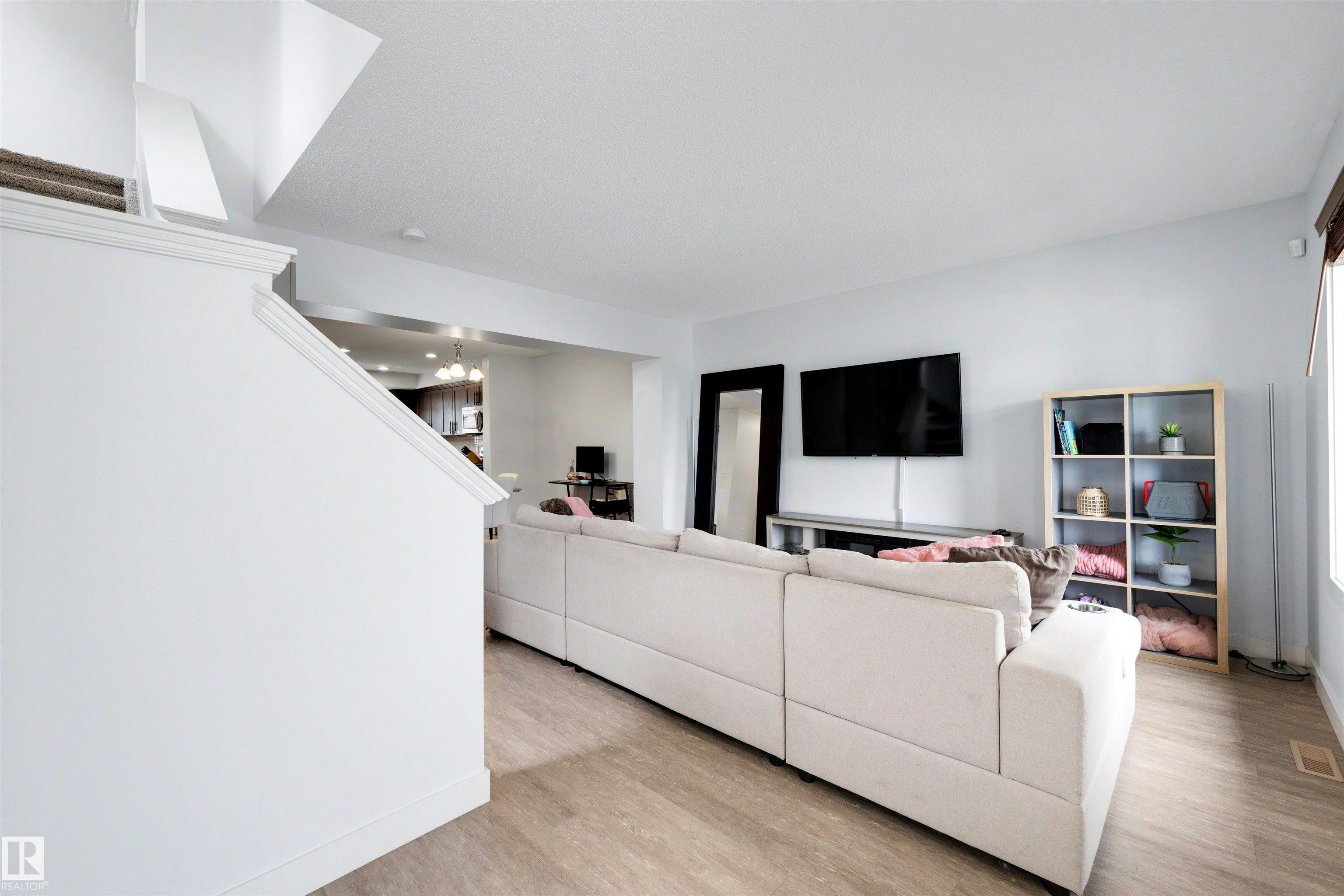 1376 Mcconachie Boulevard - 2