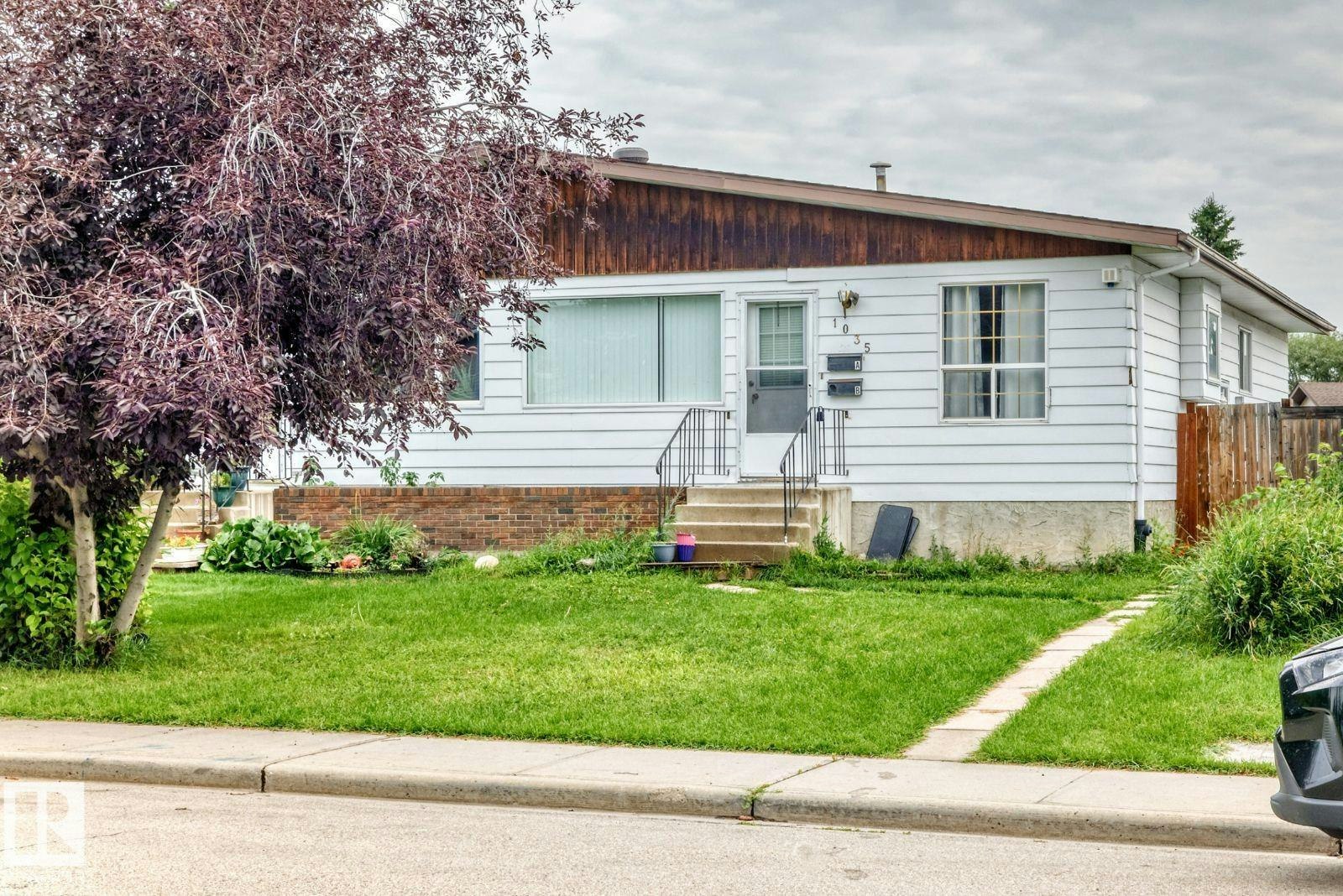 1035 Lakewood Road N, Edmonton, AB, T6K 3B1