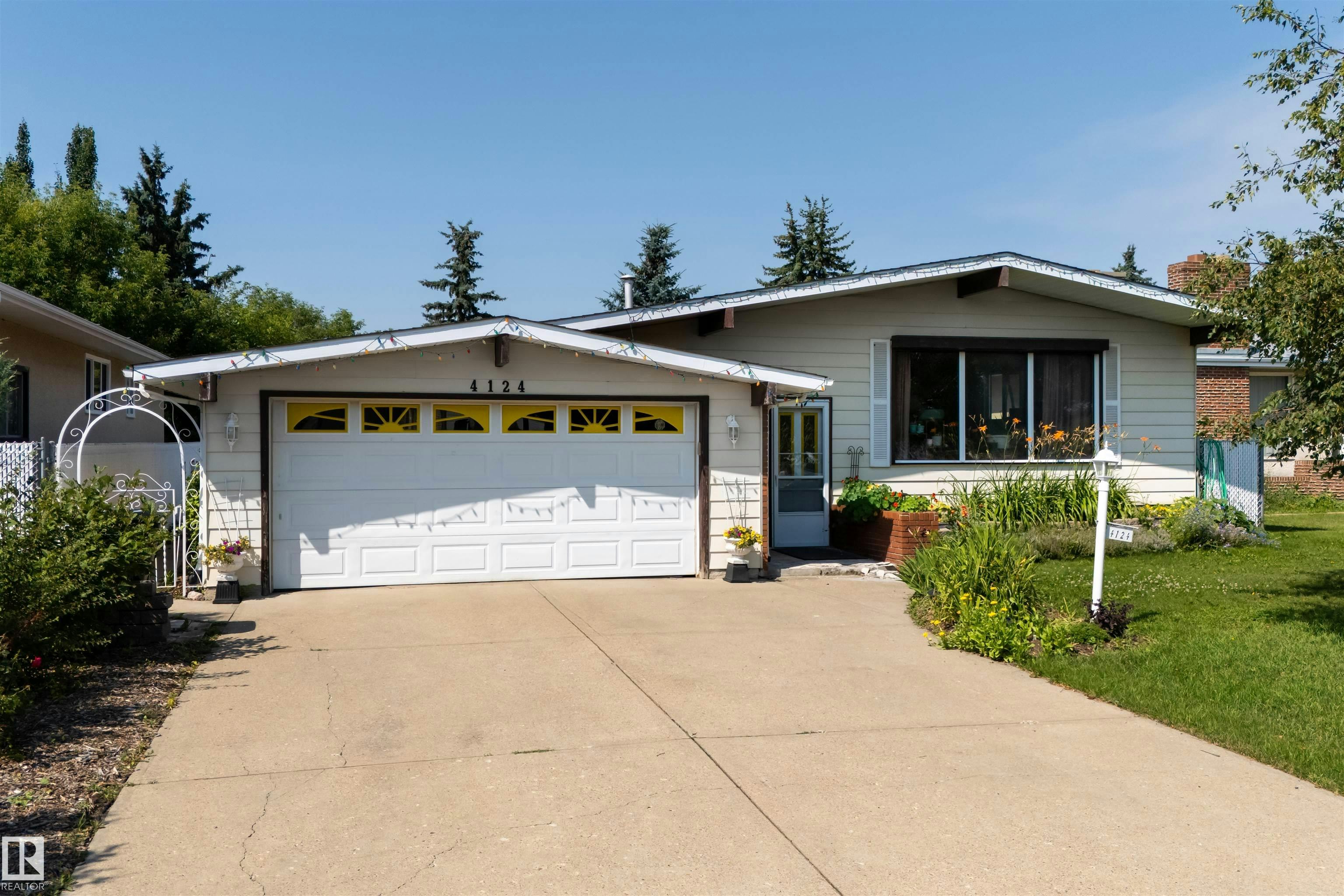 4124 110 Street, Edmonton, AB, T6J 2T5