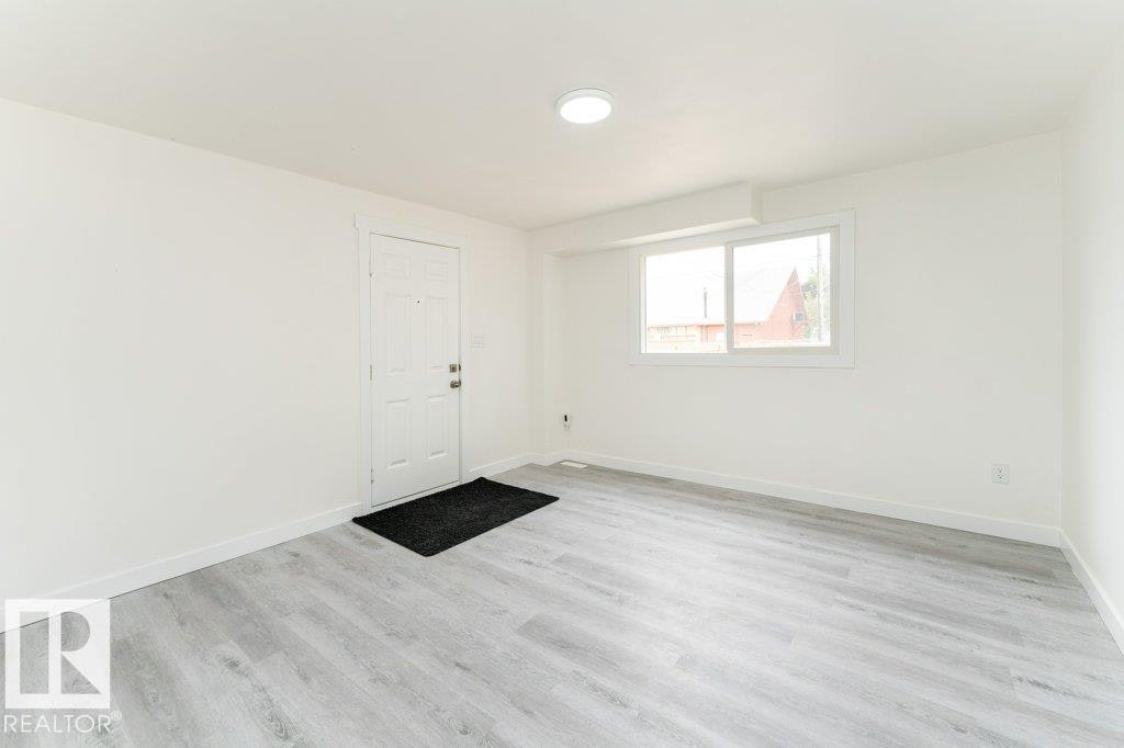 10712 103 Street, Edmonton, AB, T5H 2V8 - 24