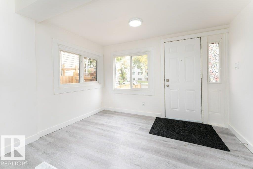 10712 103 Street, Edmonton, AB, T5H 2V8 - 9