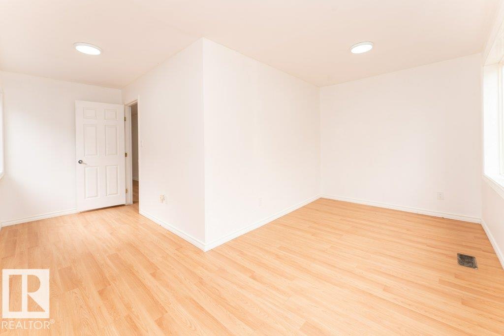 10712 103 Street, Edmonton, AB, T5H 2V8 - 39