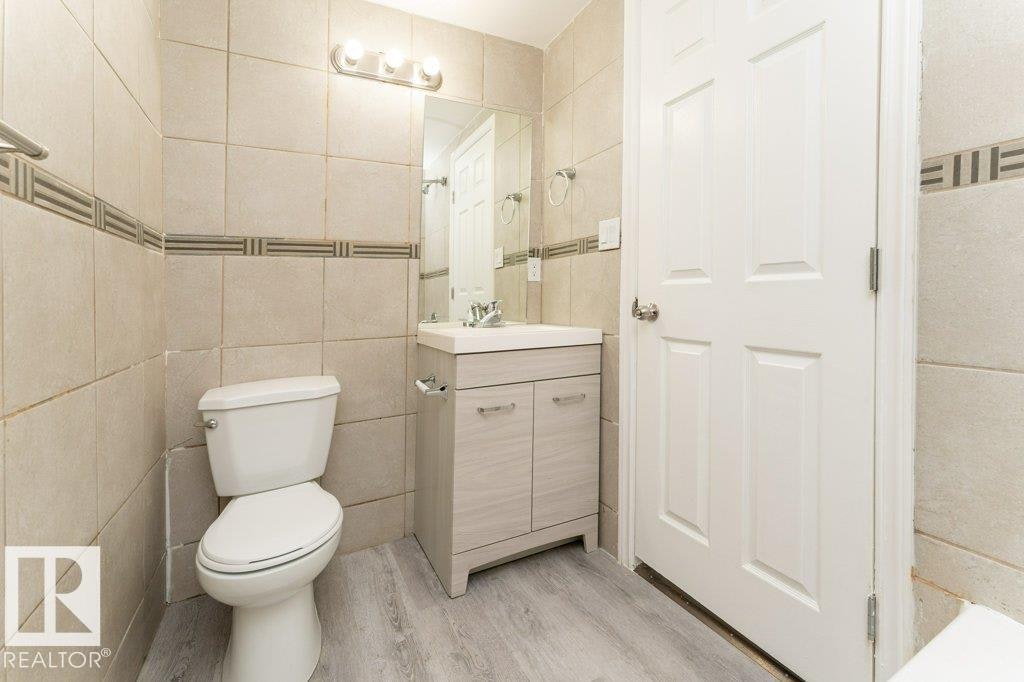 10712 103 Street, Edmonton, AB, T5H 2V8 - 12