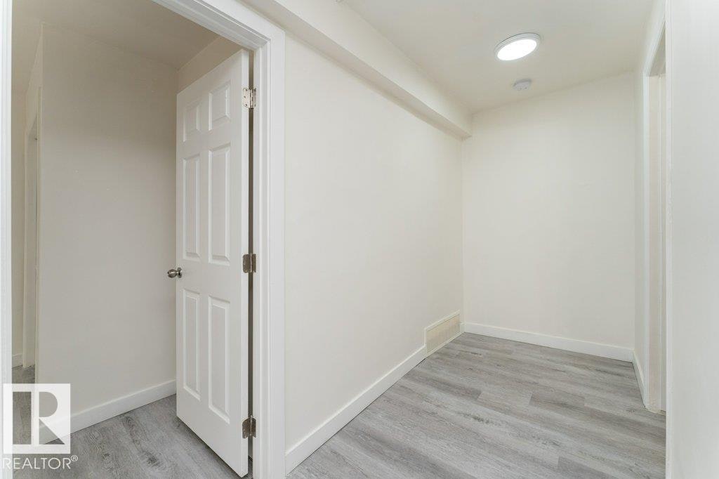 10712 103 Street, Edmonton, AB, T5H 2V8 - 11