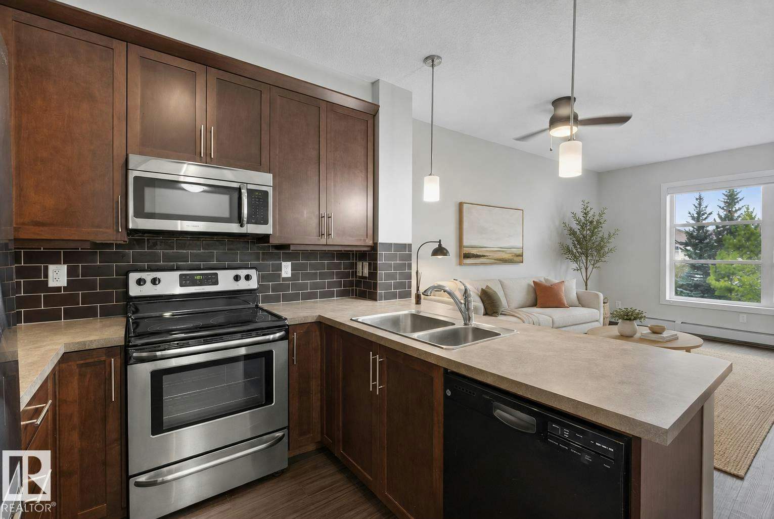206-2588 Anderson Way