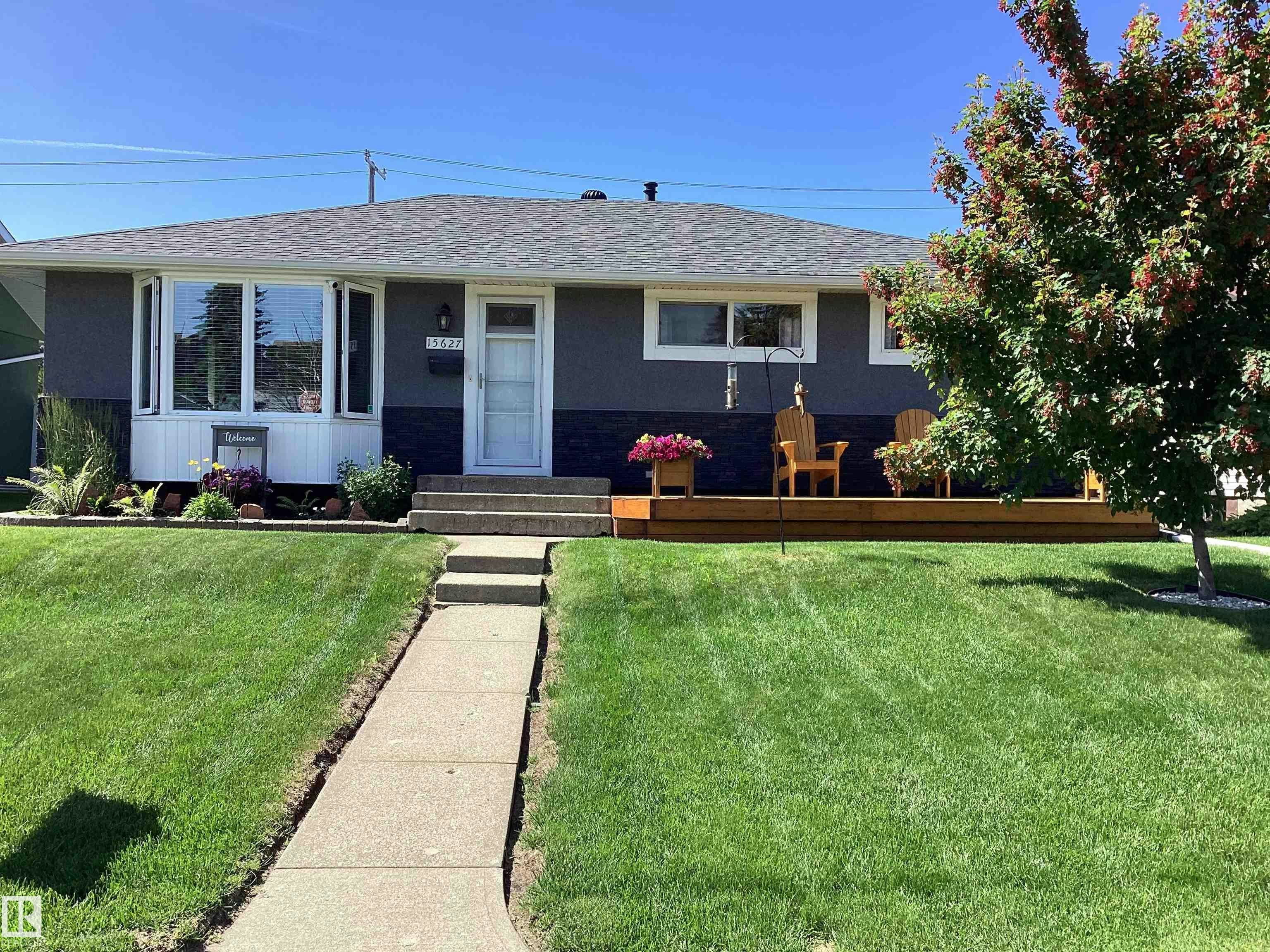 15627 83 Avenue, Edmonton, AB, T5R 3T6