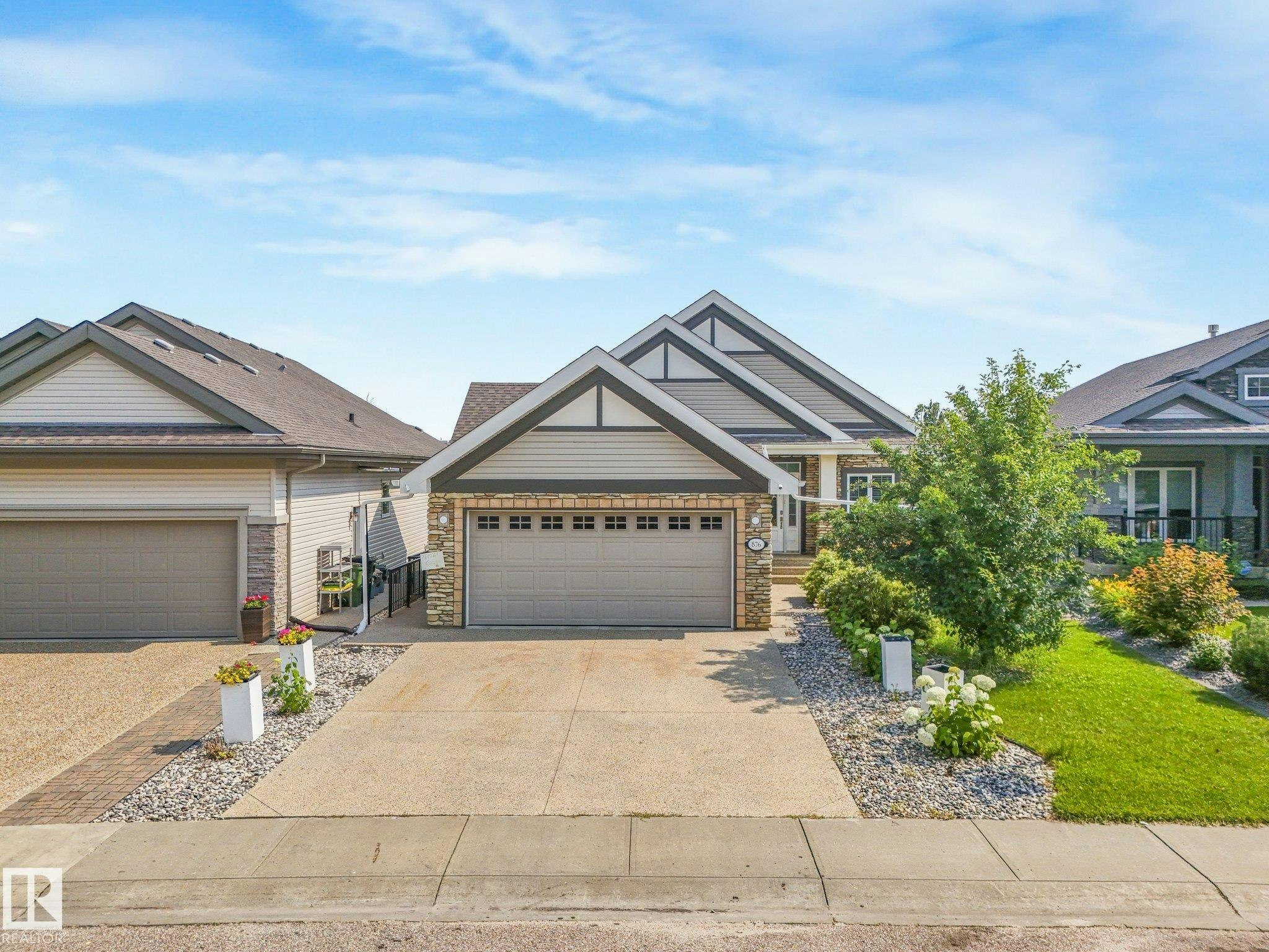 876 Hodgins Road, Edmonton, AB, T6M 0K8