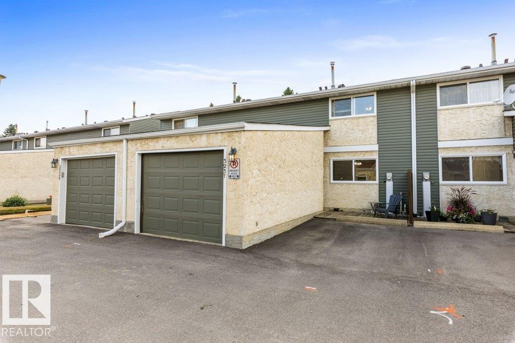 3237 132a Avenue, Edmonton, AB, T5A 3K4