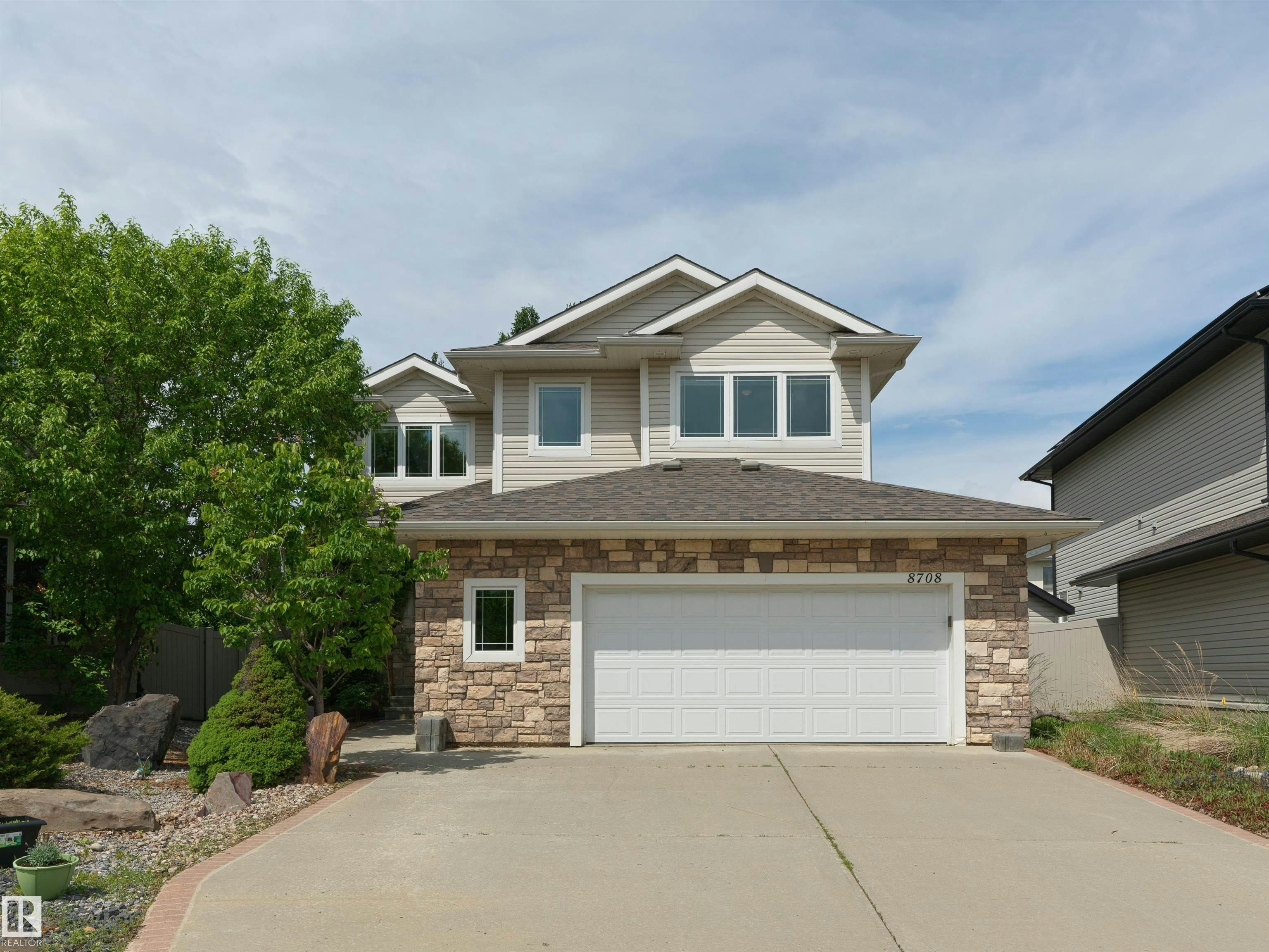8708 207 Street, Edmonton, AB, T5T 6Y1