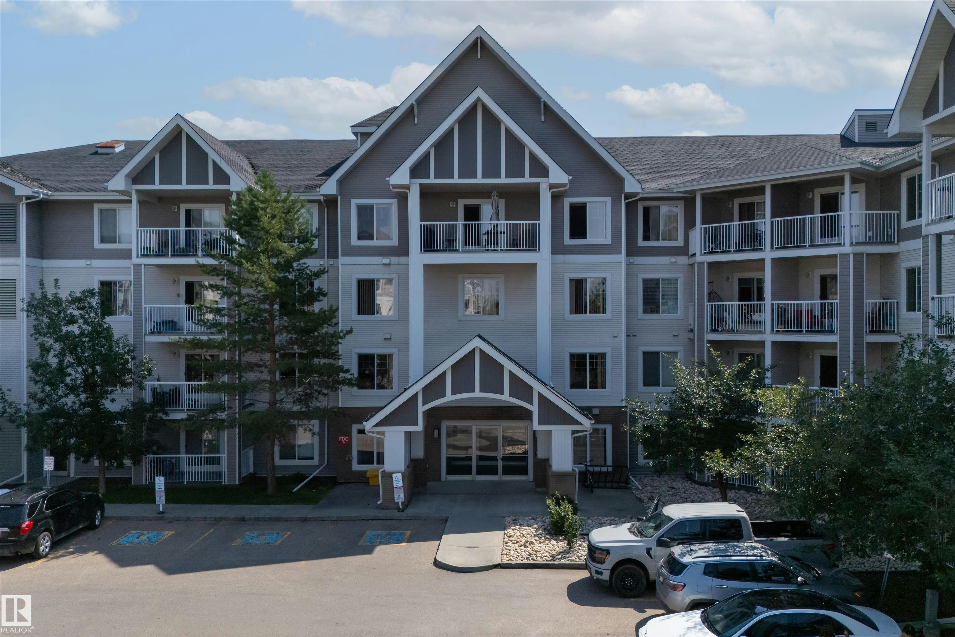 215-4403 23 Street, Edmonton, AB, T6T 0E4