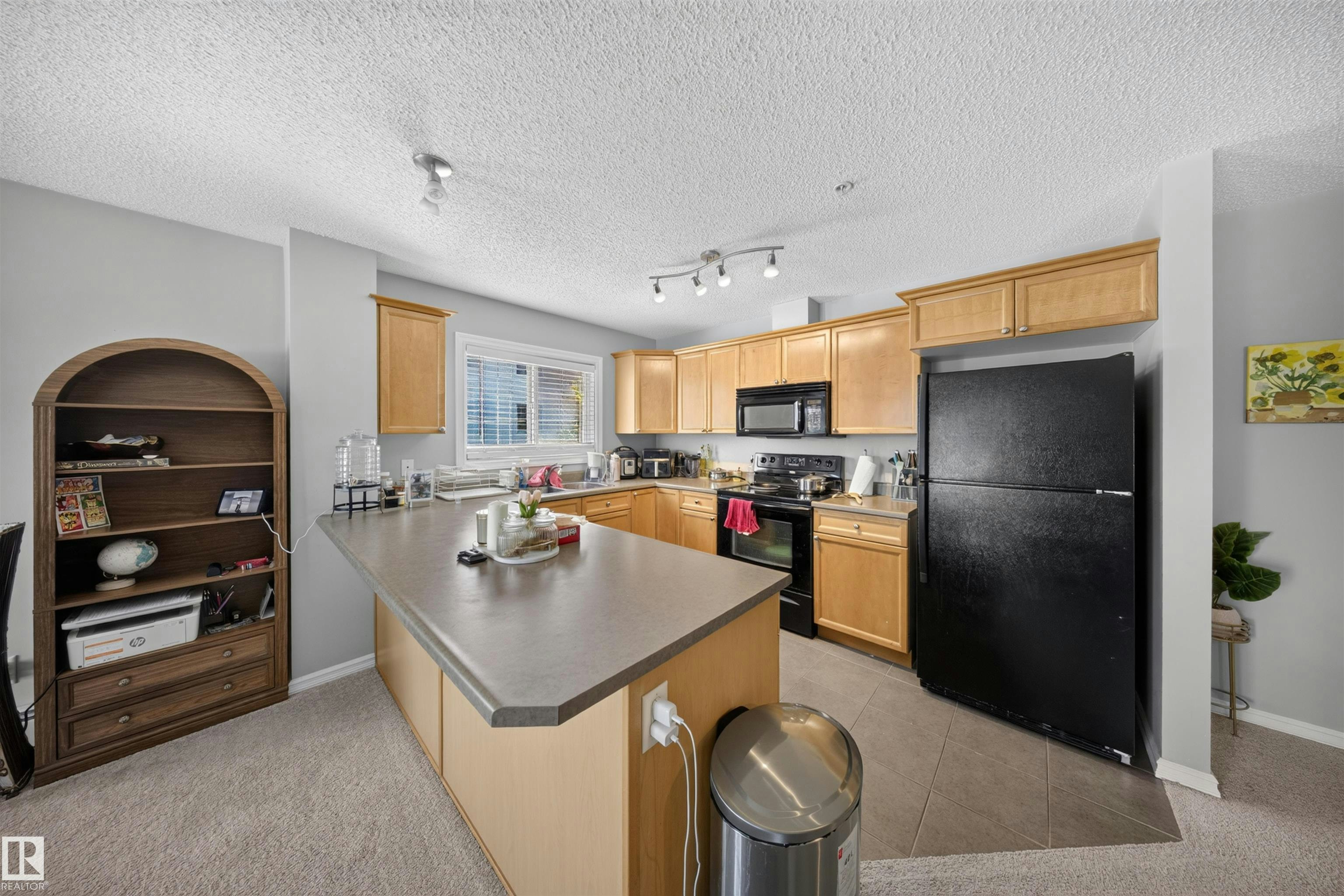 215-4403 23 Street, Edmonton, AB, T6T 0E4