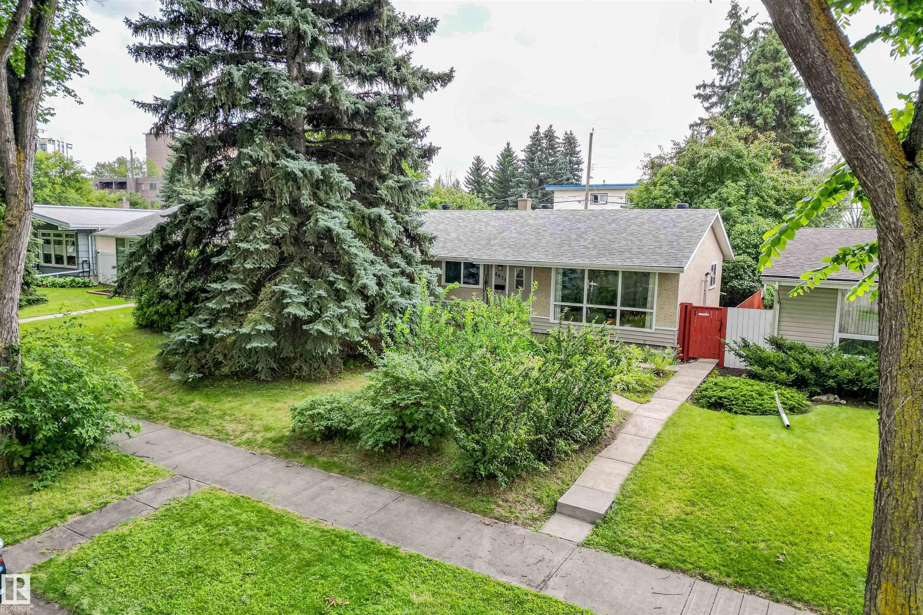 6811 101a Avenue, Edmonton, AB, T6A 0M3