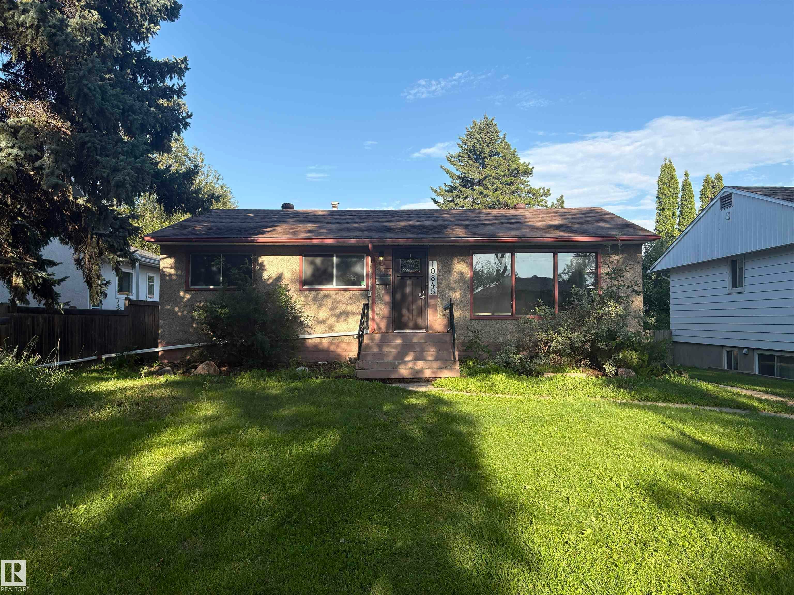 10845 140 Street, Edmonton, AB, T5M 1S4