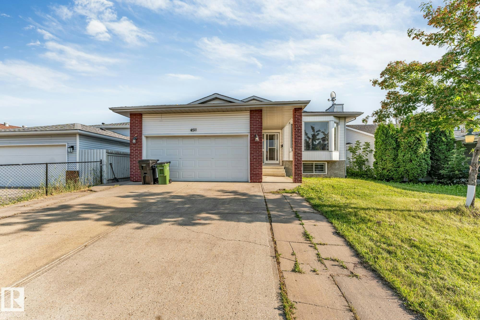 4511 25 Avenue NW, Edmonton, AB, T6L 3X6