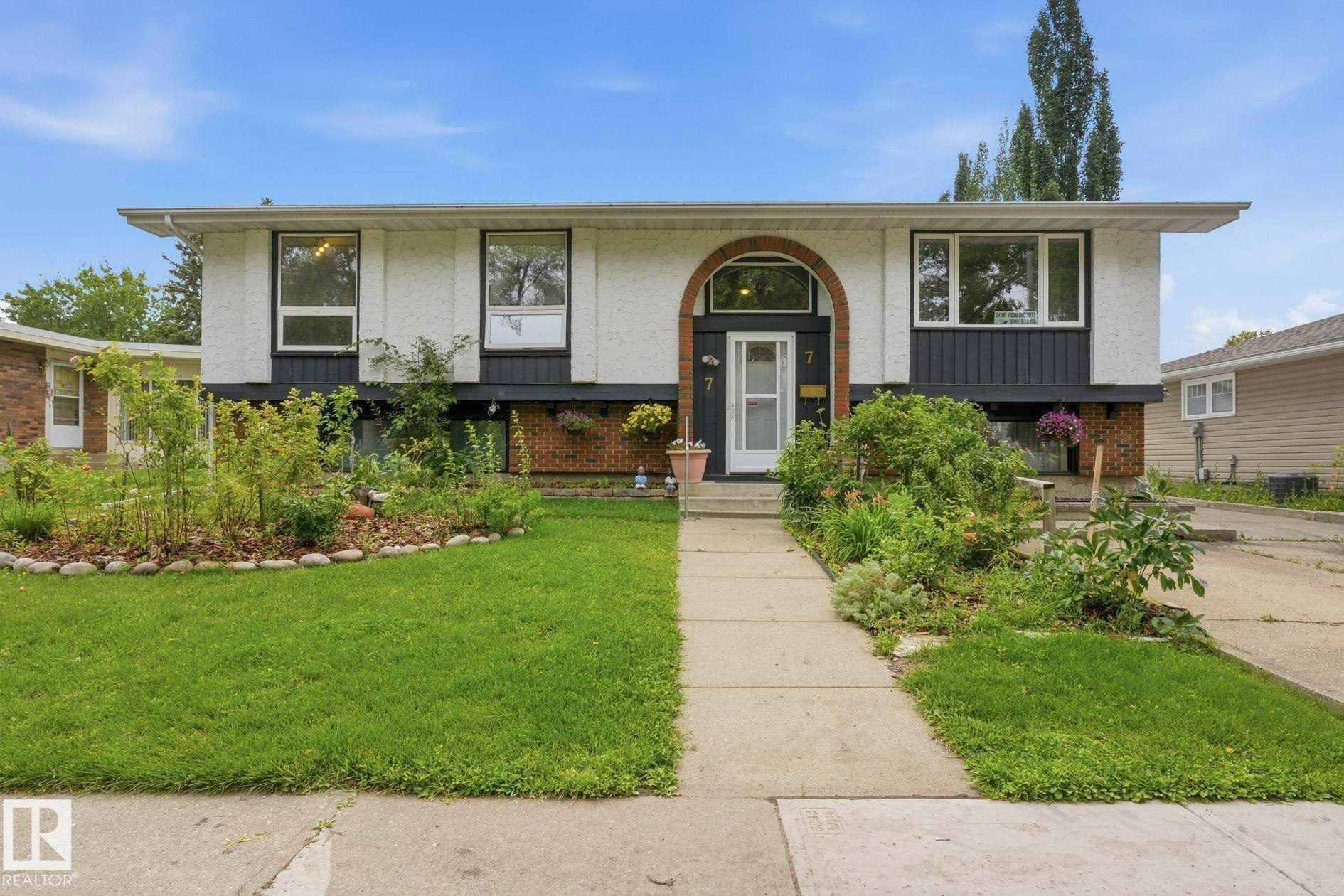 7 Graham Avenue, St. Albert, AB, T8N 1T4