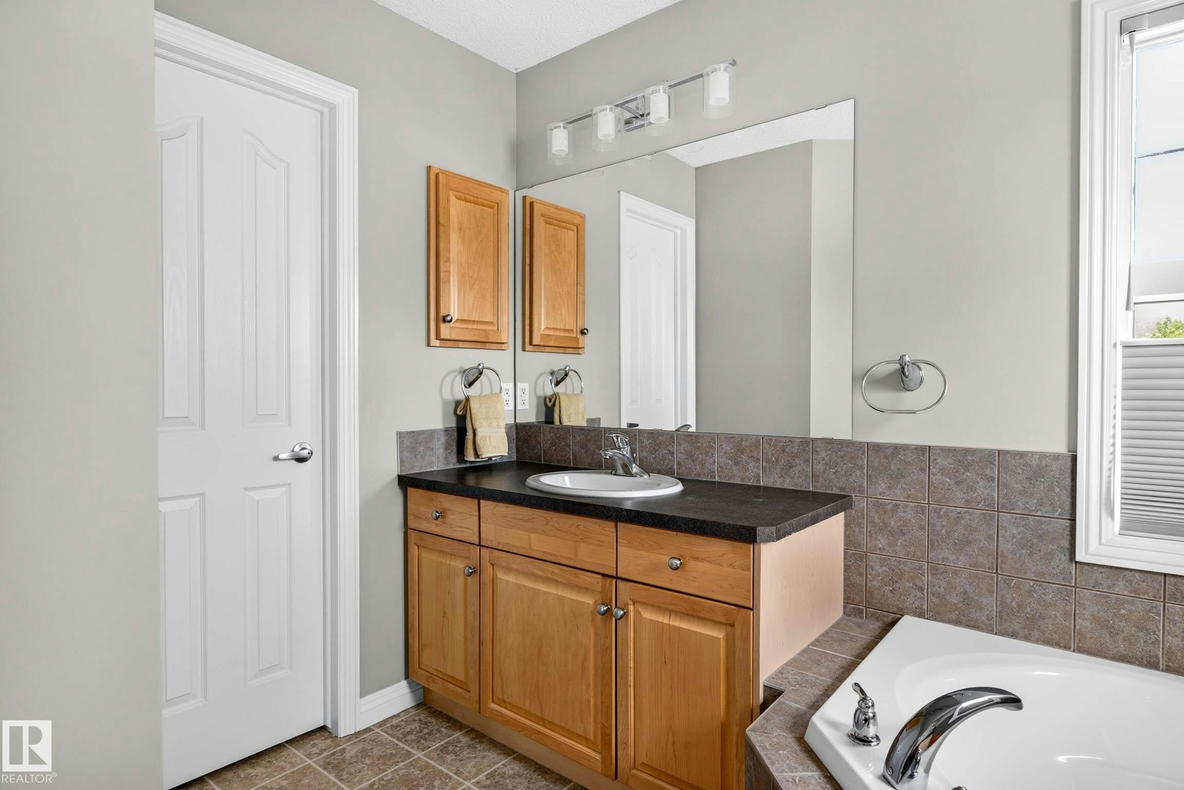 323 Griesbach School Road, Edmonton, AB, T5E 6M4 - 31