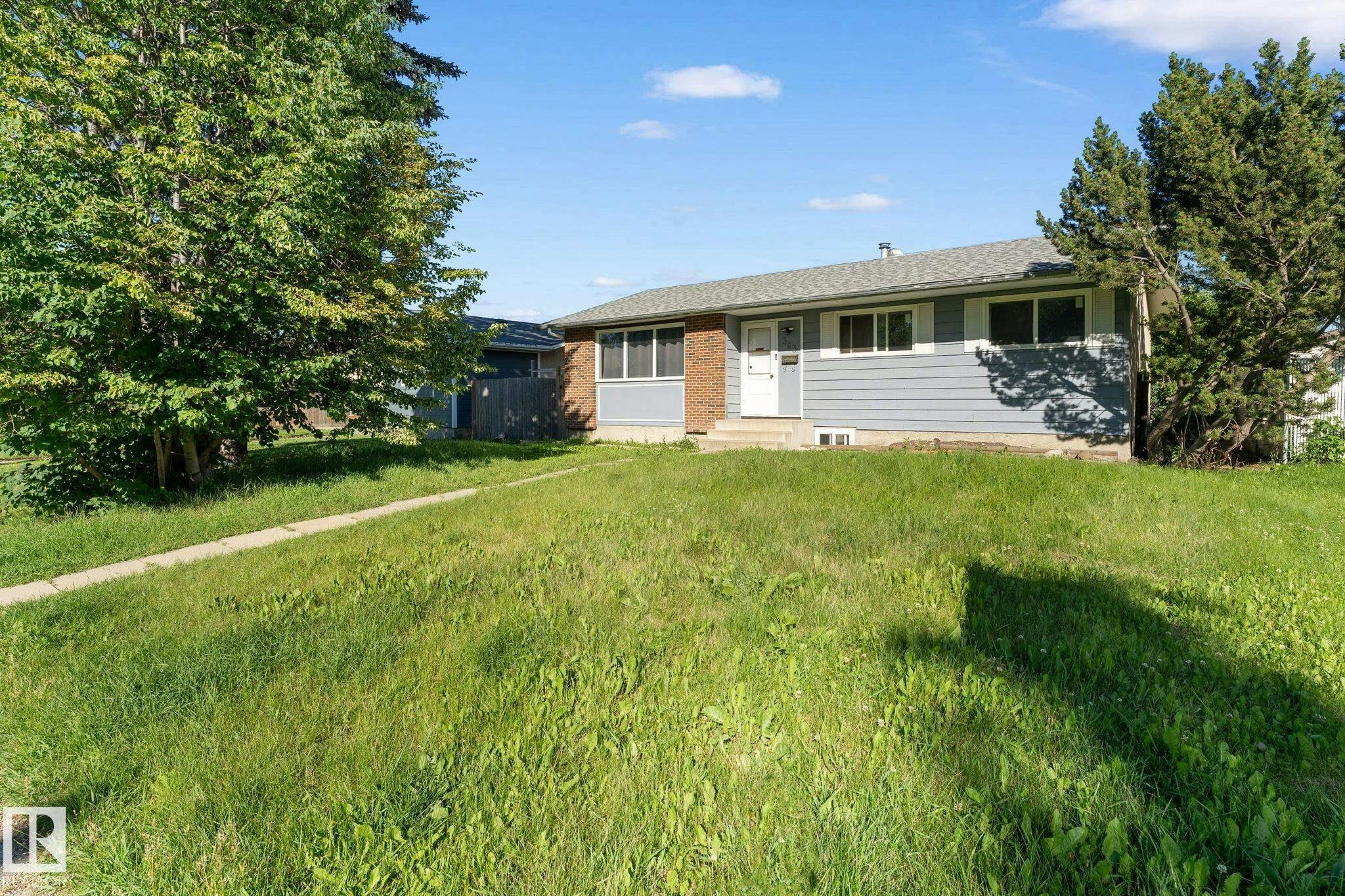 363 Knottwood Road, Edmonton, AB, T6K 2G4