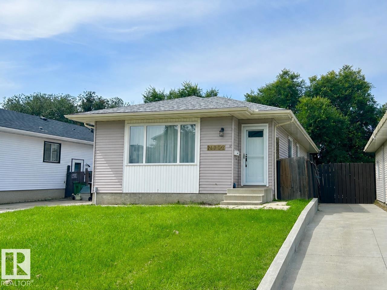 14732 32 Street, Edmonton, AB, T5Y 2G3