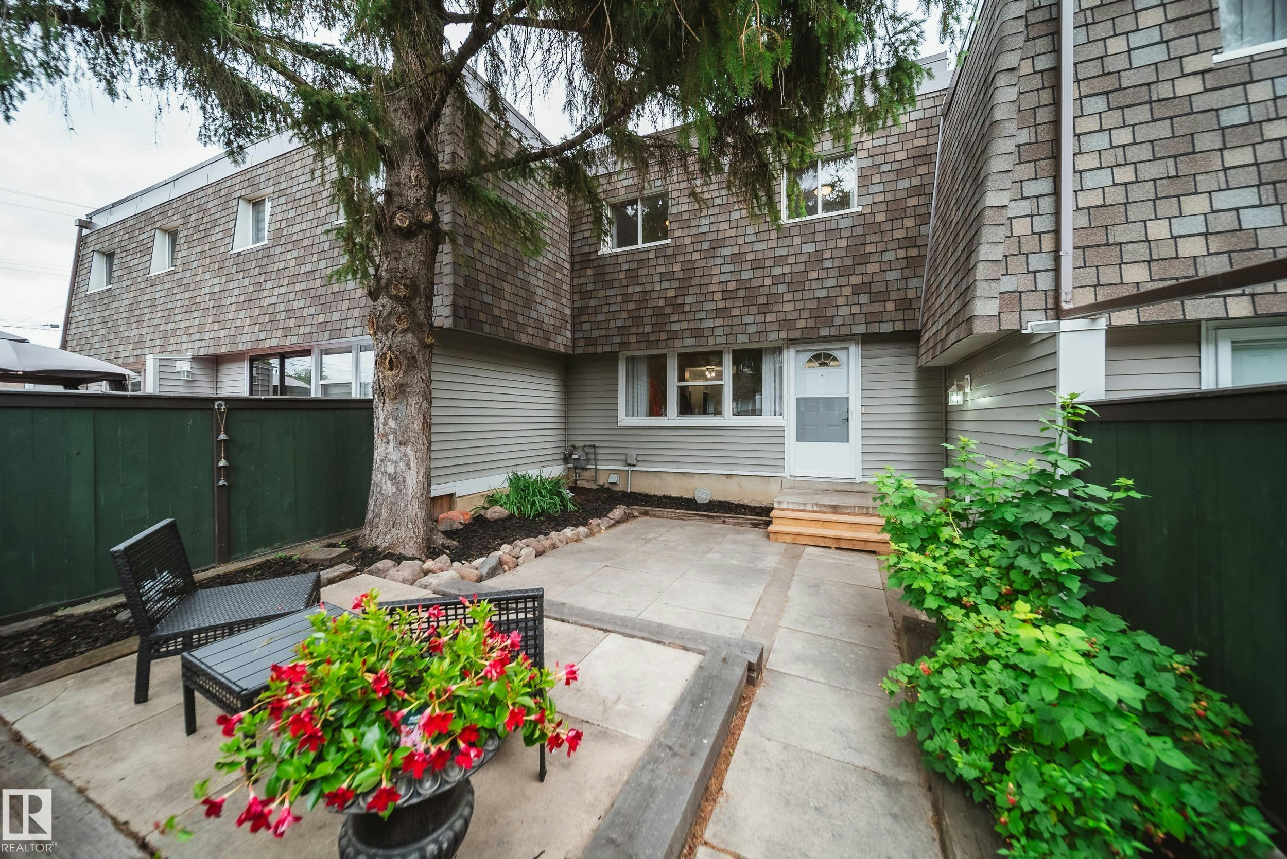 521 Village ON The Green Green, Edmonton, AB, T5A 1H2