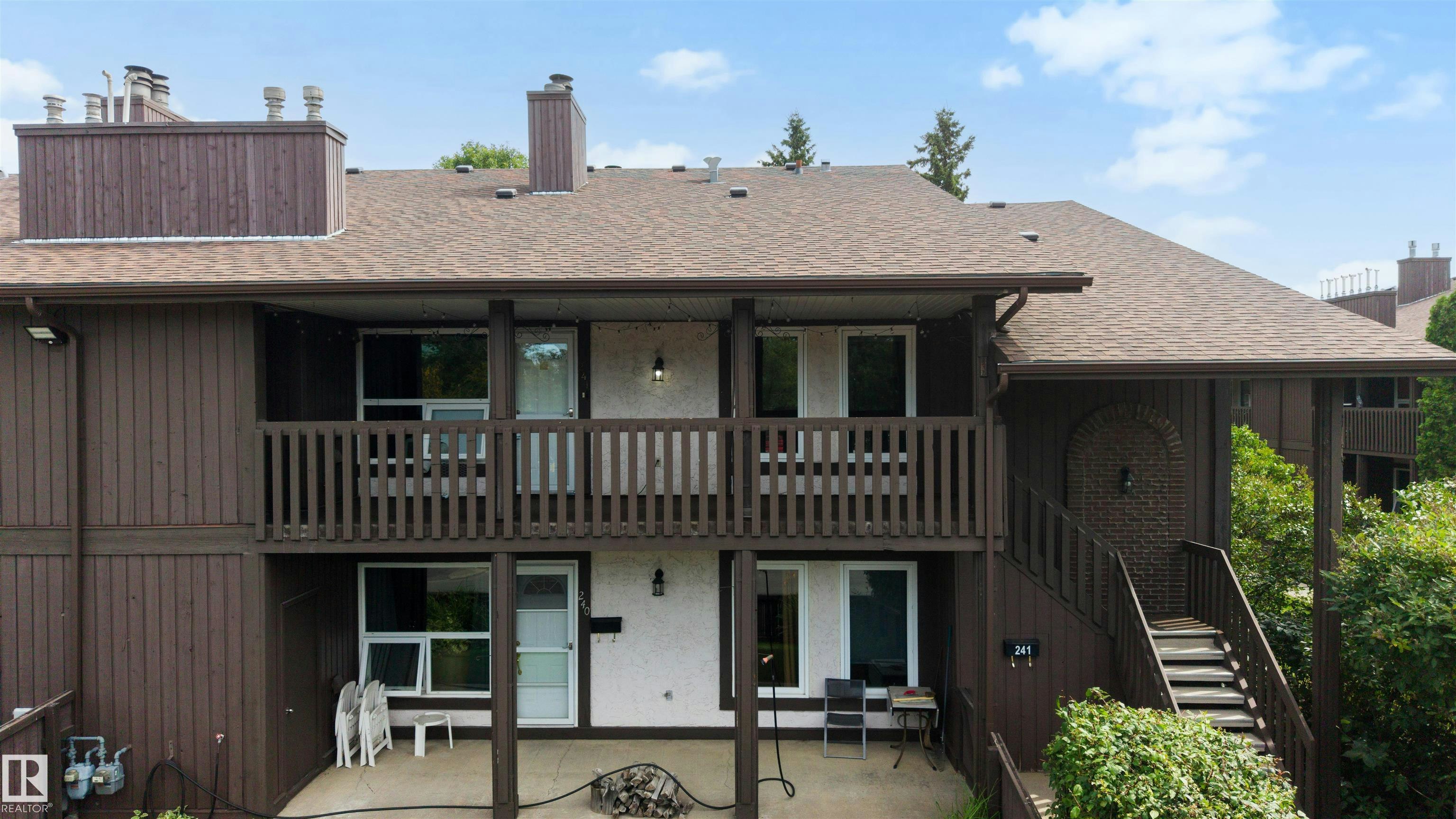 241 Surrey Gardens Gardens, Edmonton, AB, T5T 1Z3