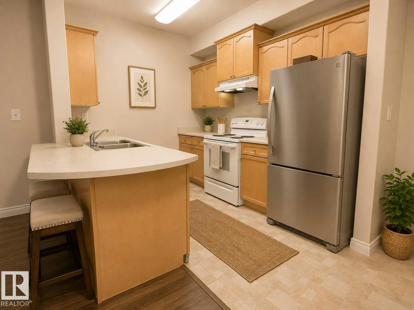 204-16715 100 Avenue NW, Edmonton, AB, T5P 4Z5