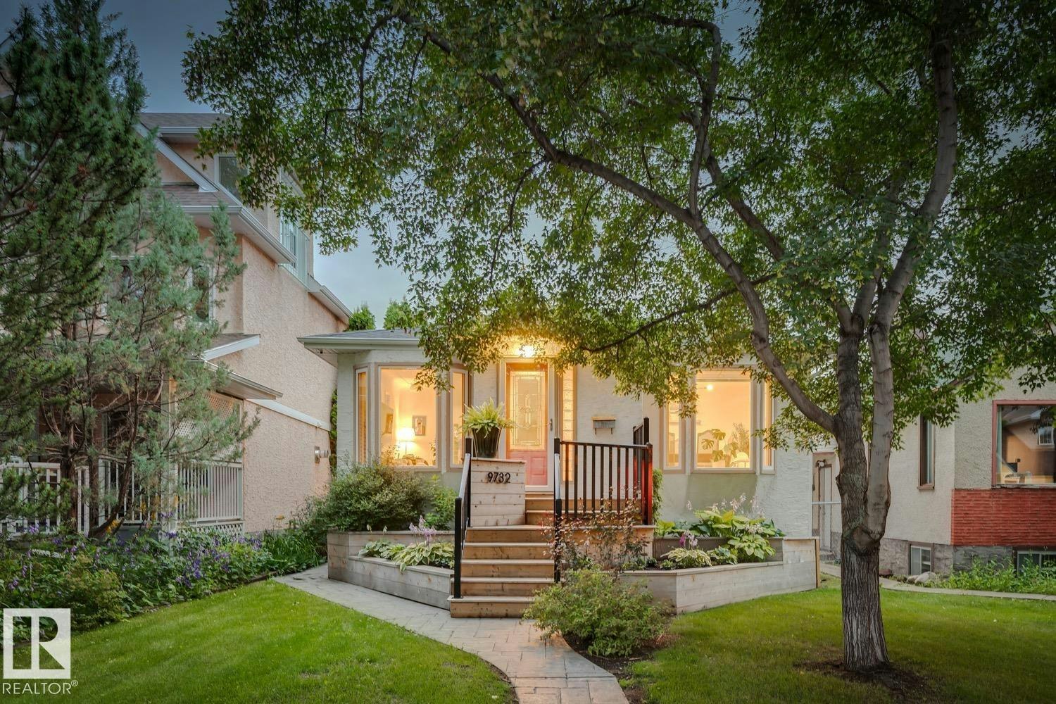 9732 95 Street, Edmonton, AB, T6C 3X7