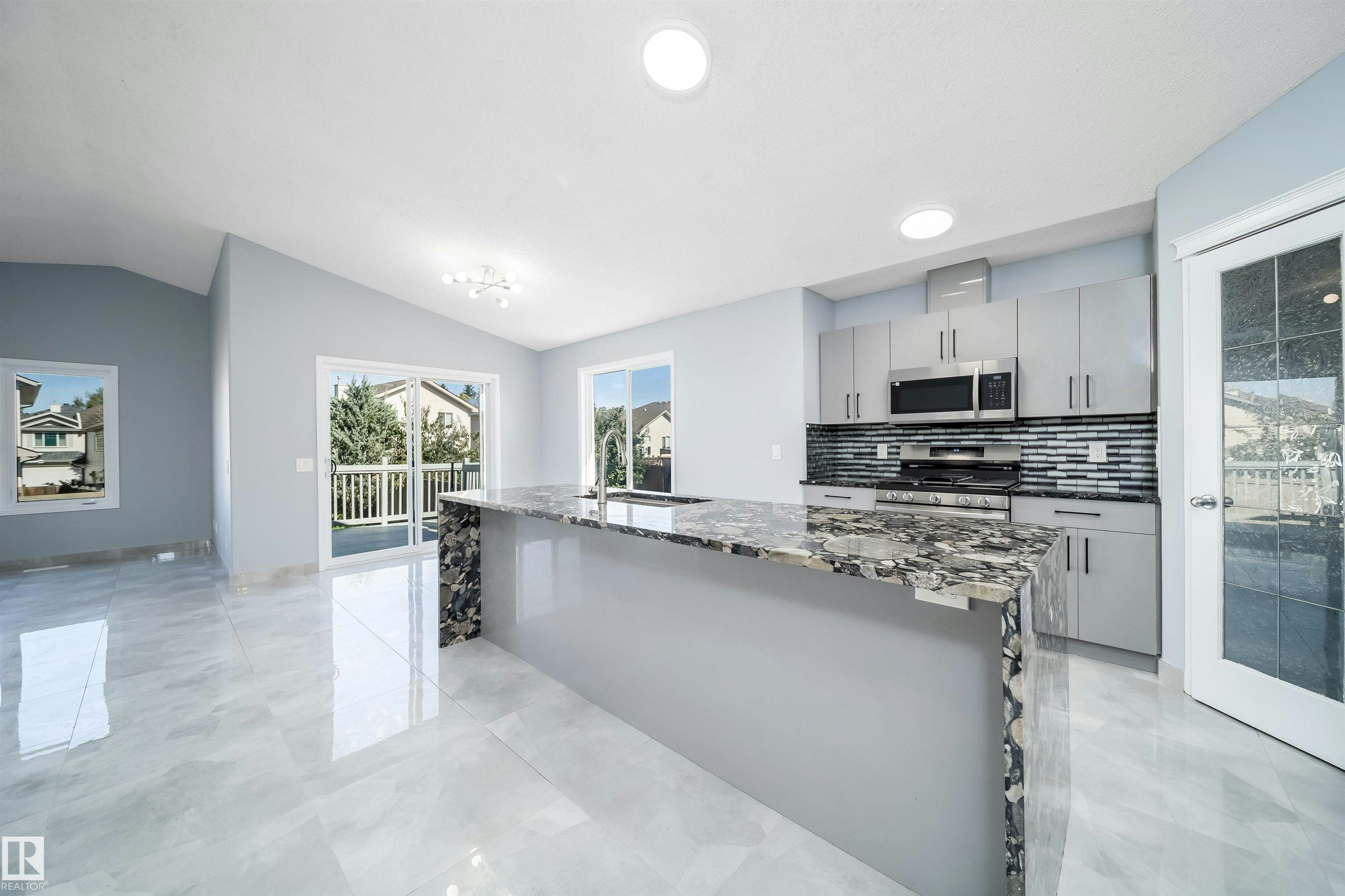 7848 7 Avenue, Edmonton, AB, T6X 1N3