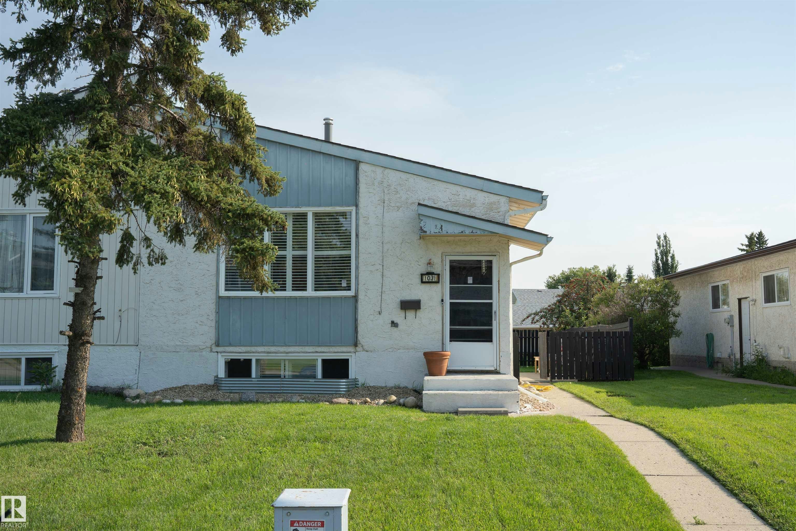 1031 Lakewood Rd North Road NW, Edmonton, AB, T6K 3B1