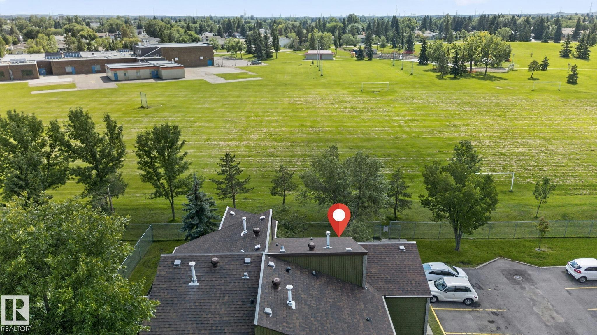 8031 27 Avenue - 4
