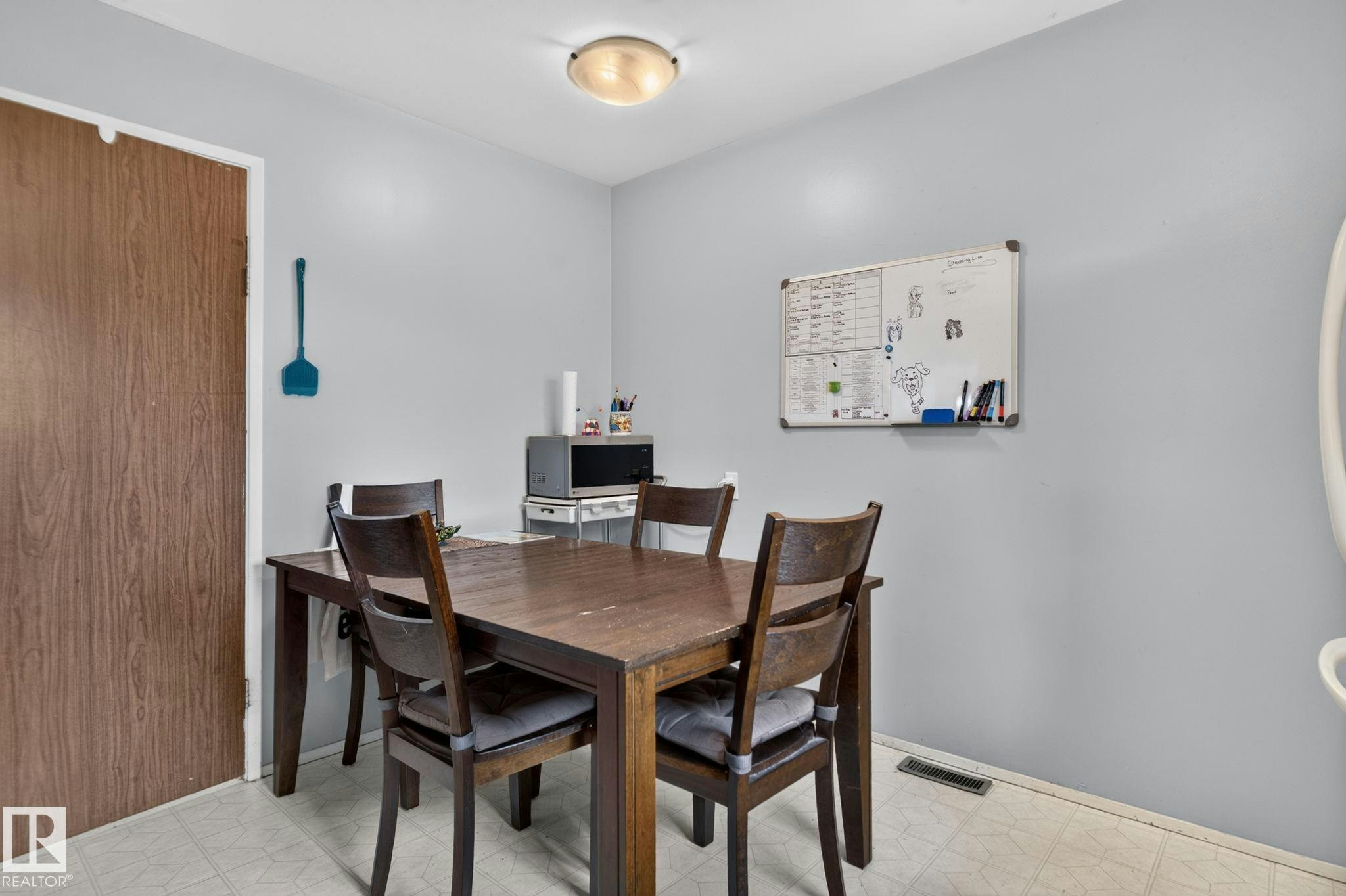 8031 27 Avenue, Edmonton, AB, T6K 3C9 - 12