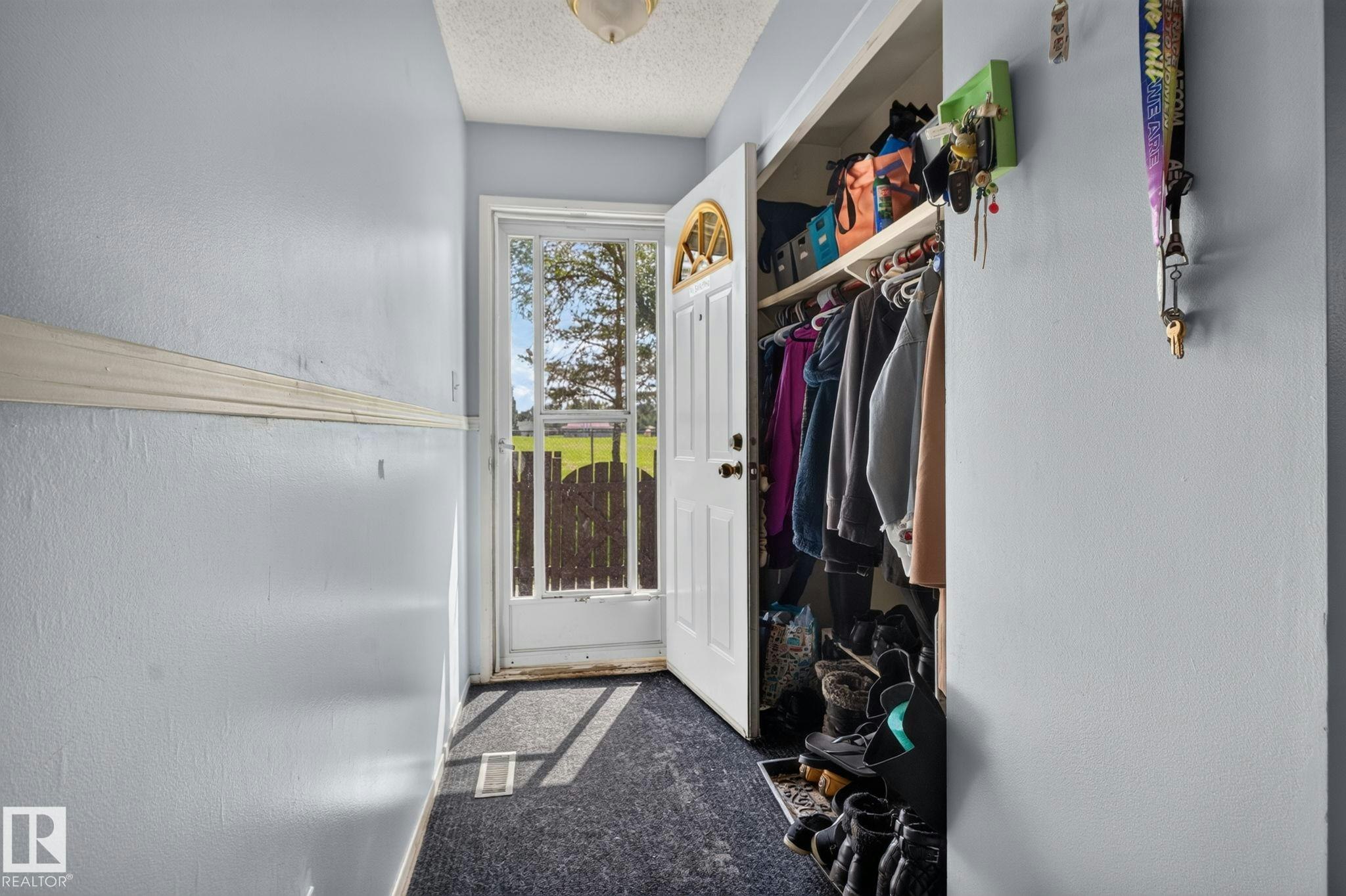 8031 27 Avenue, Edmonton, AB, T6K 3C9 - 7