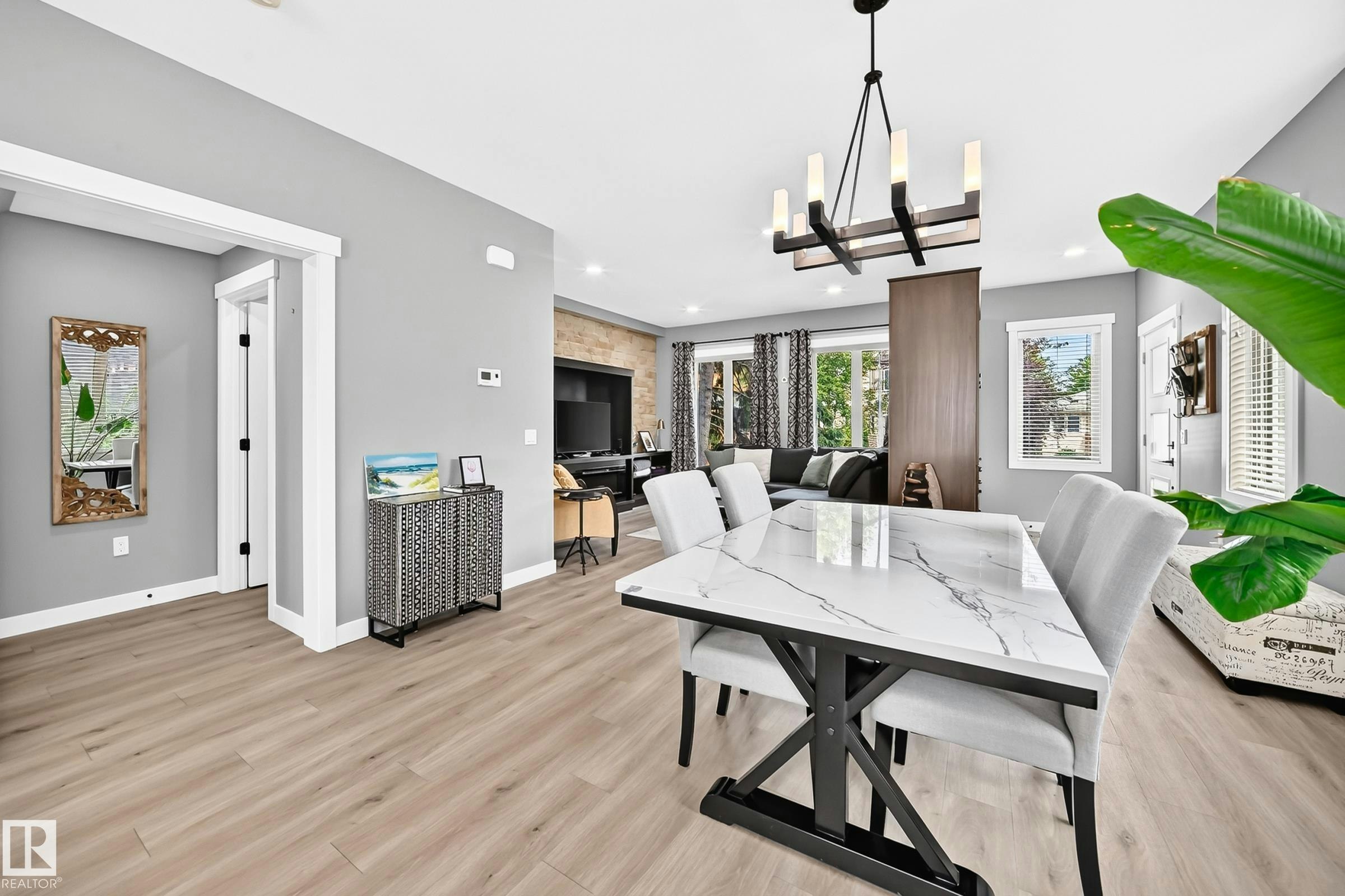 14419 104 Avenue, Edmonton, AB, T5N 2X8 - 14