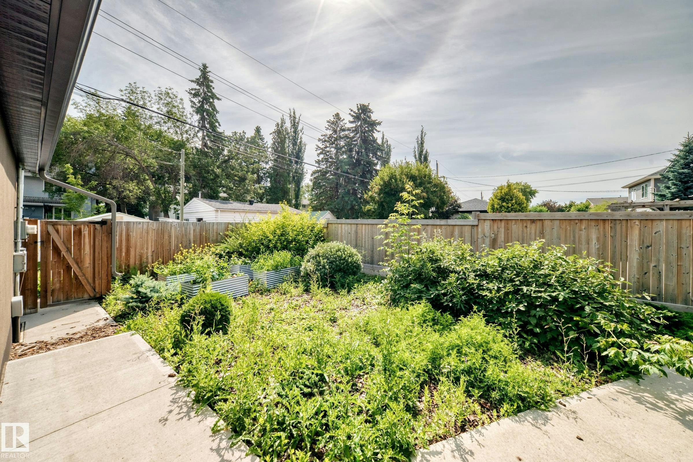 14419 104 Avenue, Edmonton, AB, T5N 2X8 - 44