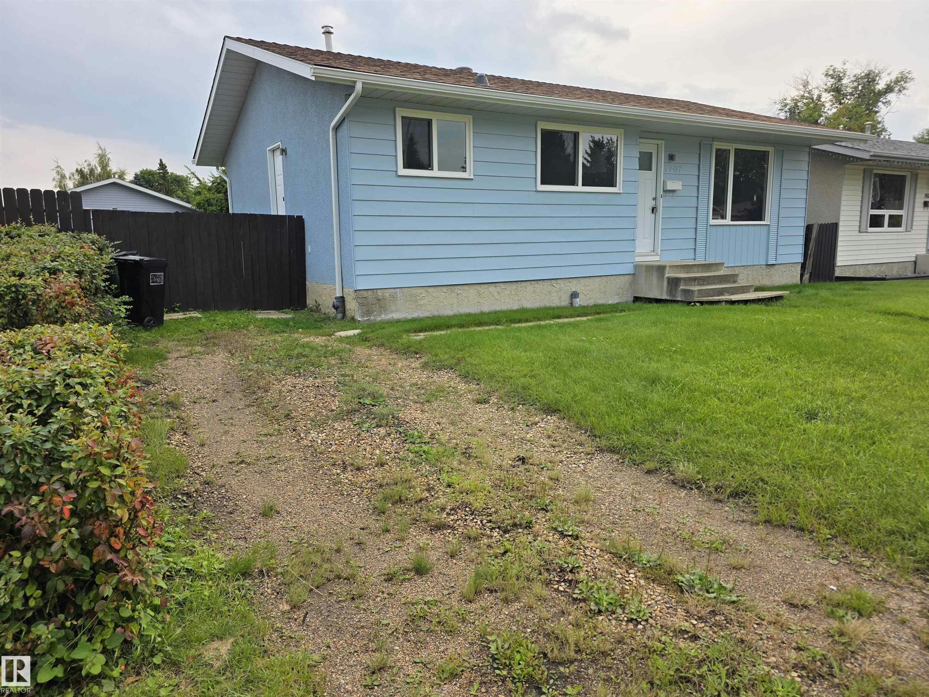 1907 145a Avenue, Edmonton, AB, T5Y 1S9