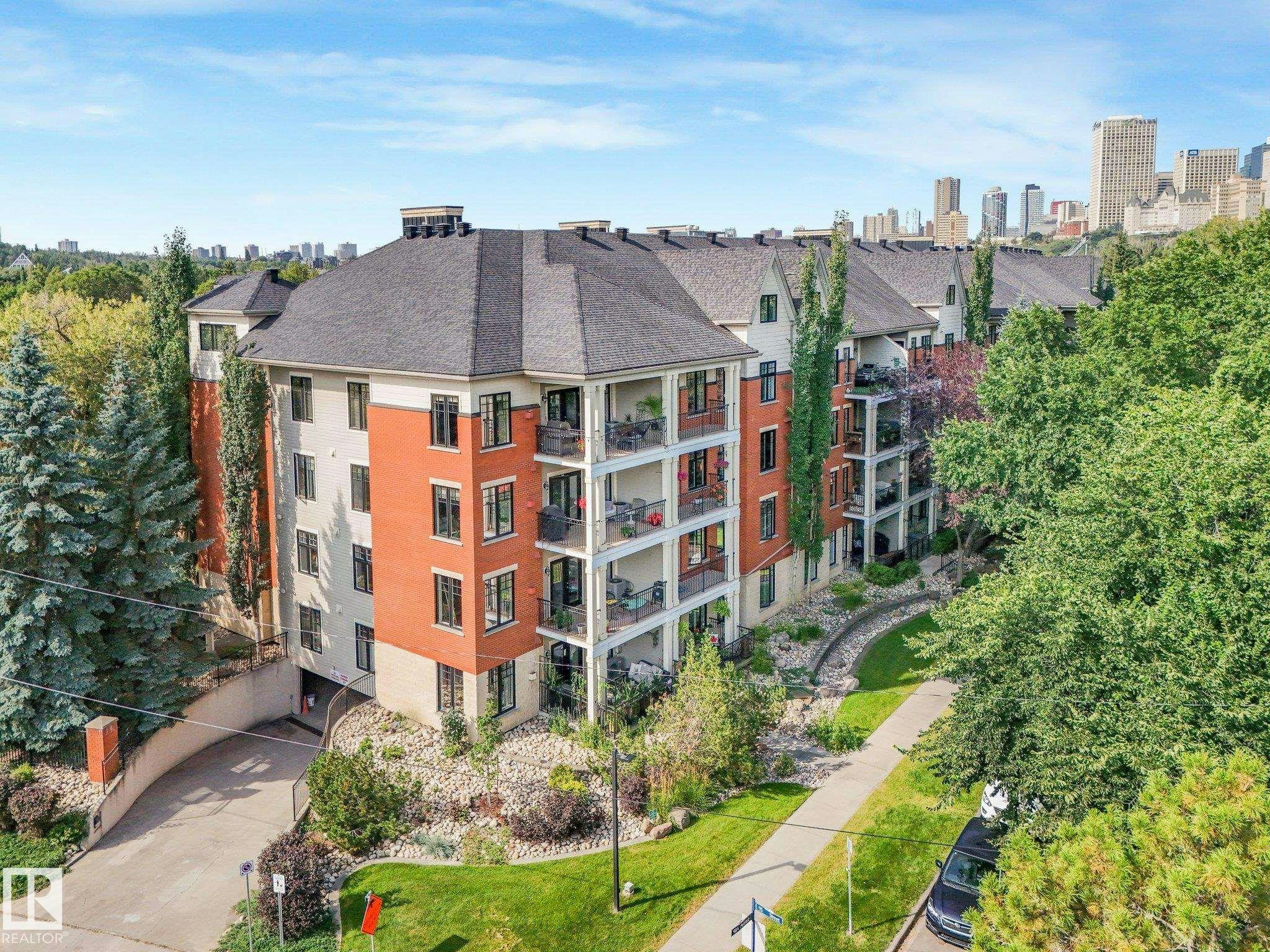302-9811 96a Street, Edmonton, AB, T6A 4A4