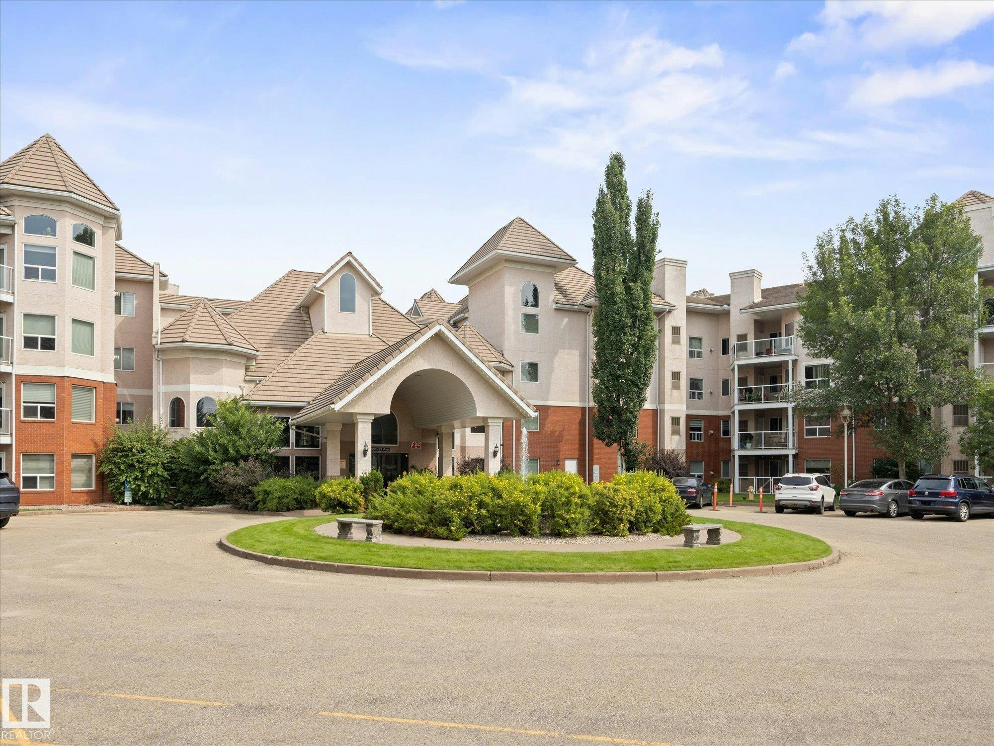 223-9008 99 Avenue, Edmonton, AB, T5H 4M6
