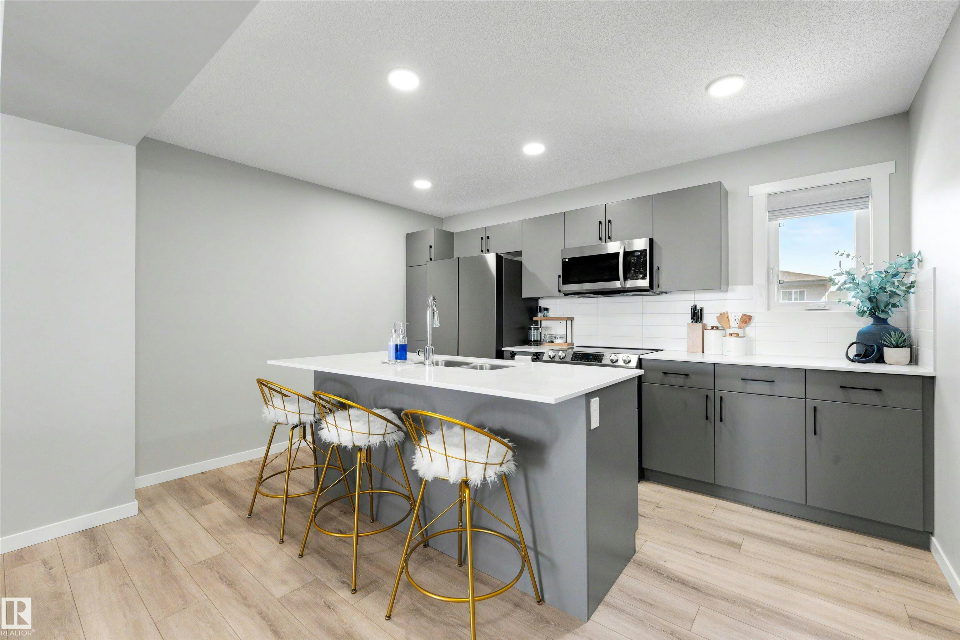 2055 192 Street, Edmonton, AB, T6M 3A8