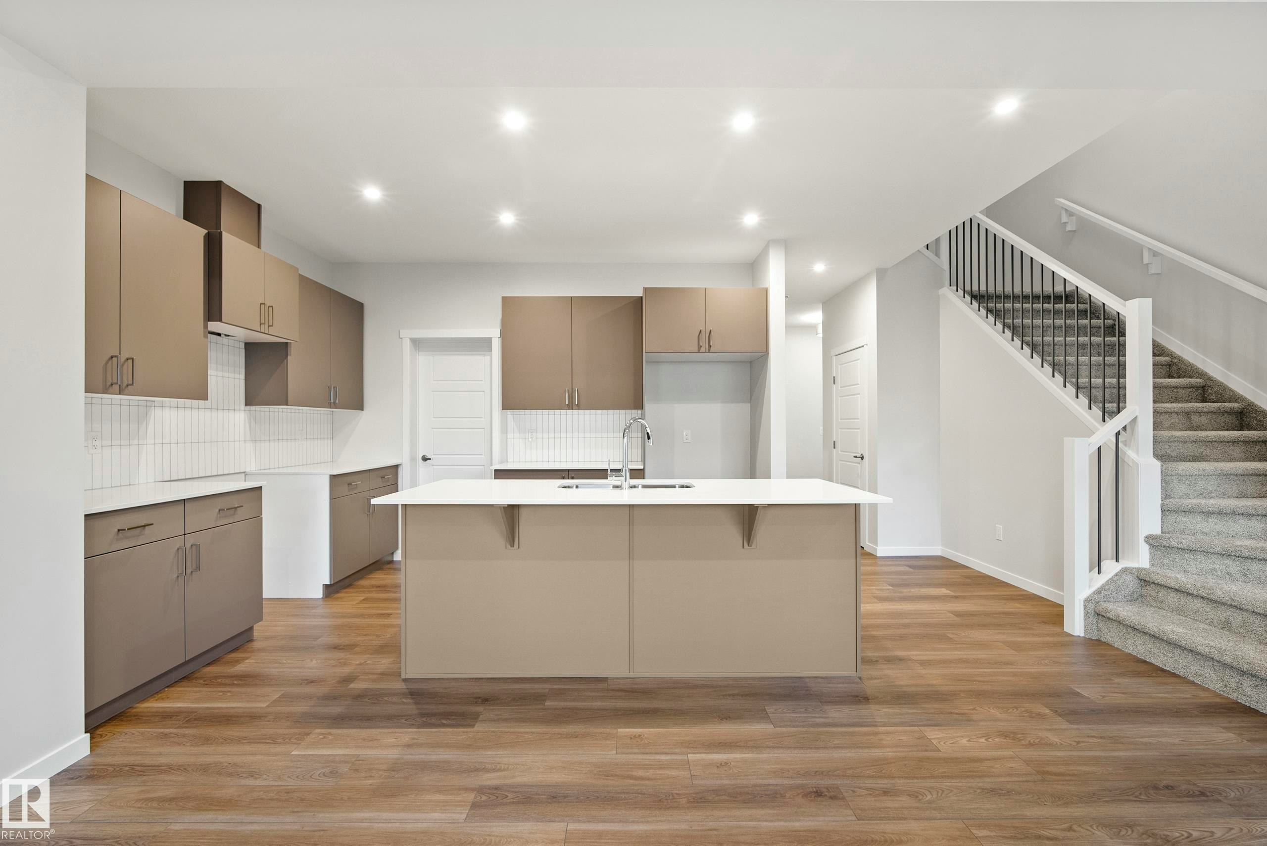 8707 224 Street, Edmonton, AB, T5T 7W6