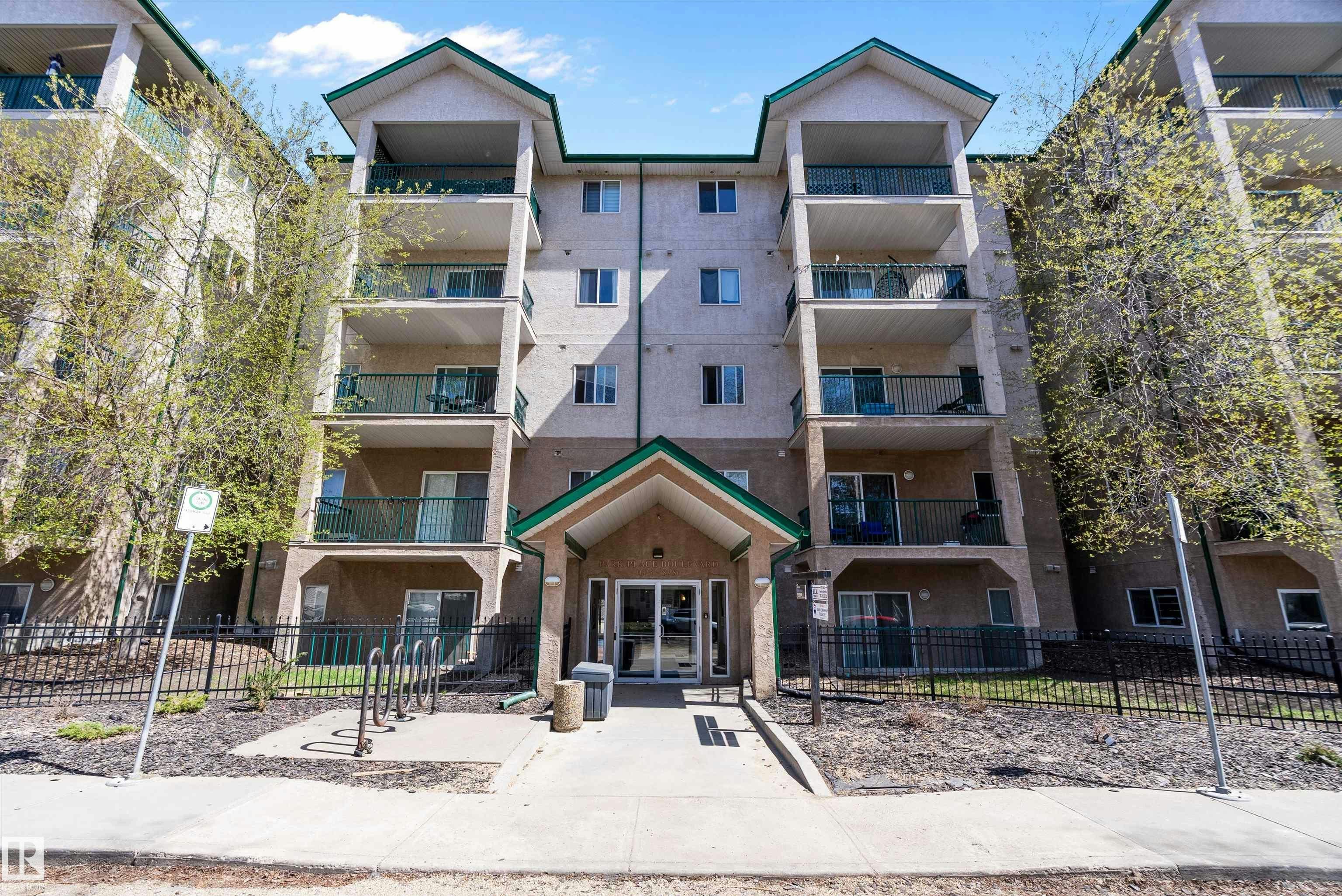 325-11325 83 Street, Edmonton, AB, T5B 4W5