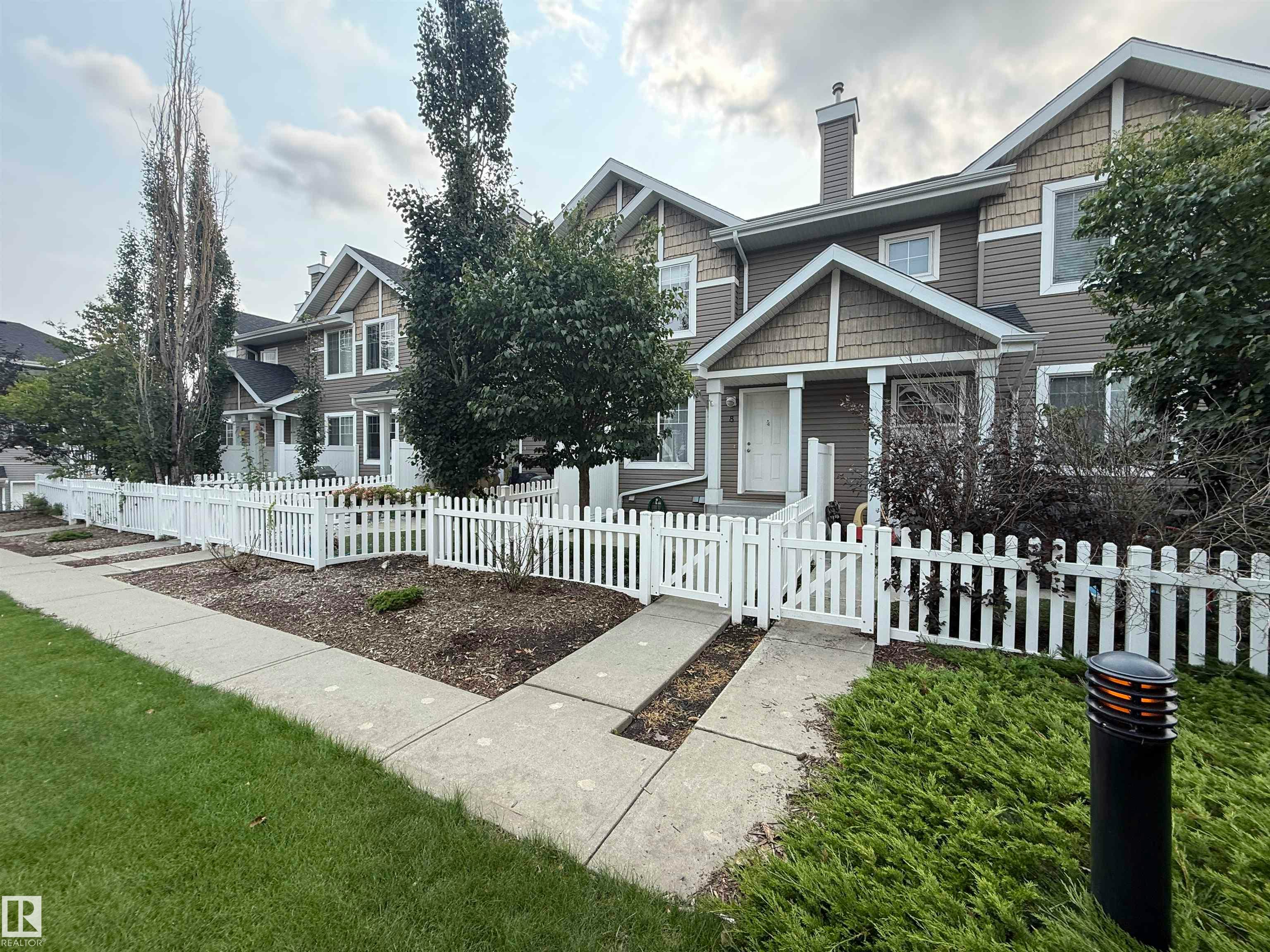 8-3075 Trelle Crescent, Edmonton, AB, T6R 3V5