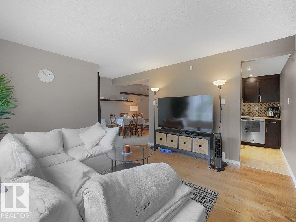 34 Amberly Court, Edmonton, AB, T5A 2H9