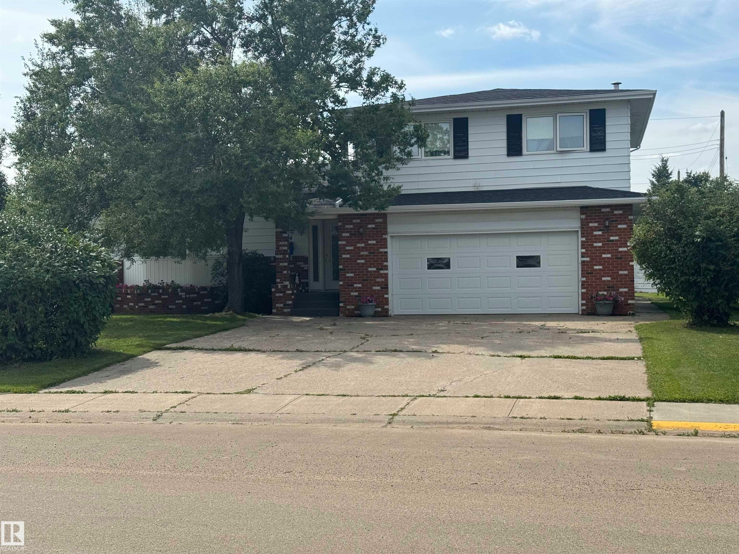 6014 50 Street, Vegreville, AB, T9C 1H4