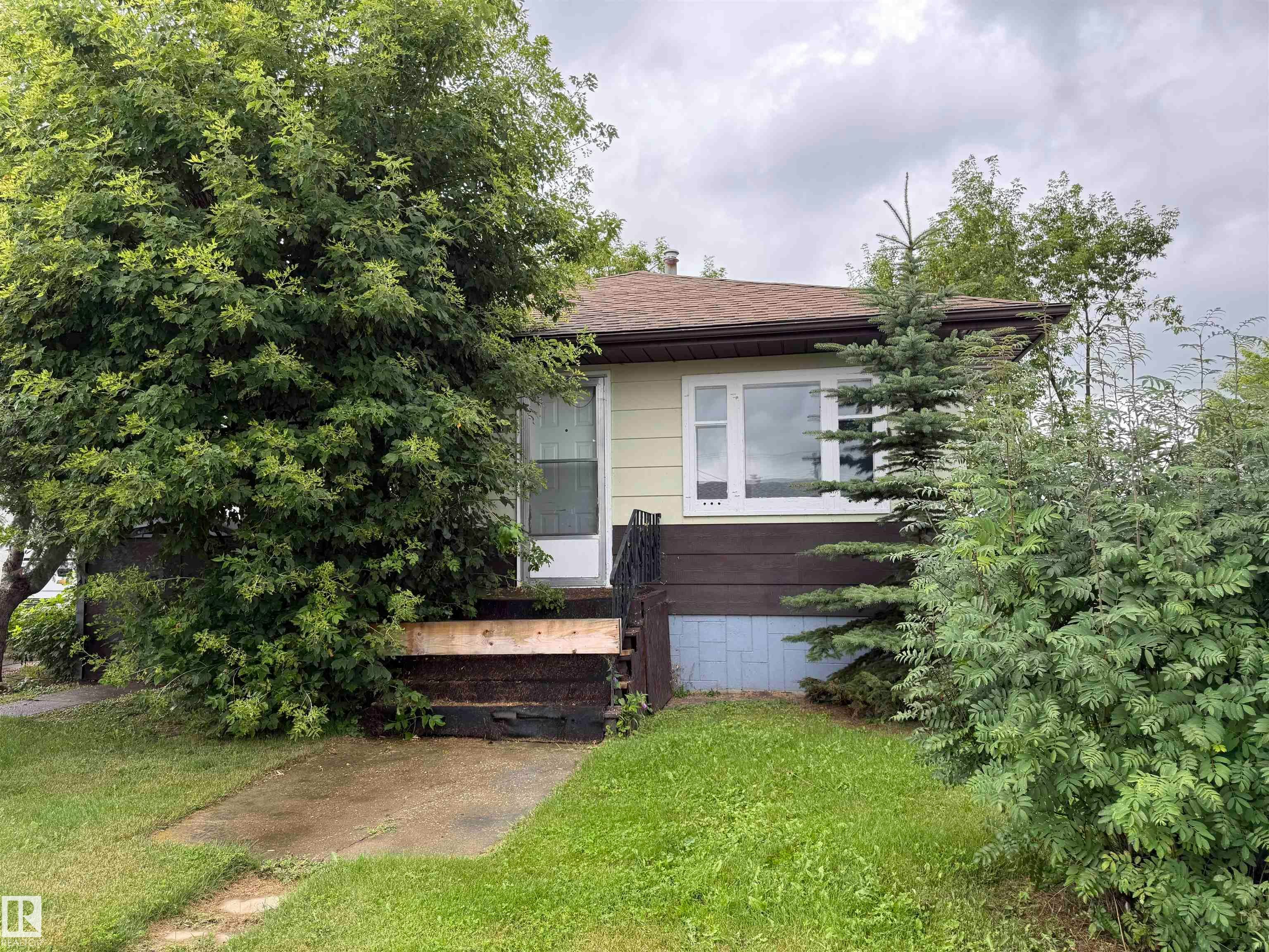 5518 51 Street, Vegreville, AB, T9C 1K2