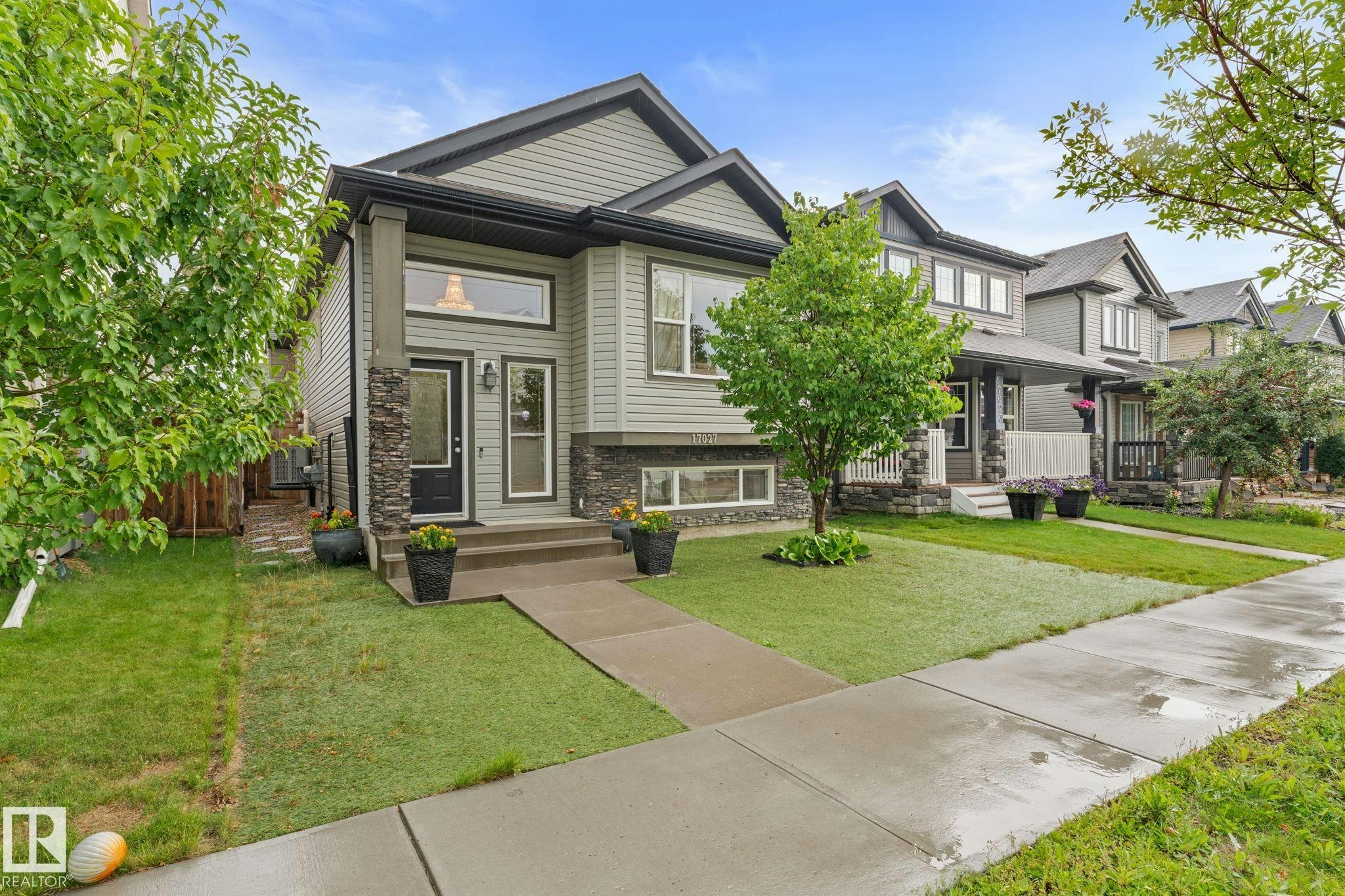 17027 121 Street, Edmonton, AB, T5X 0H4