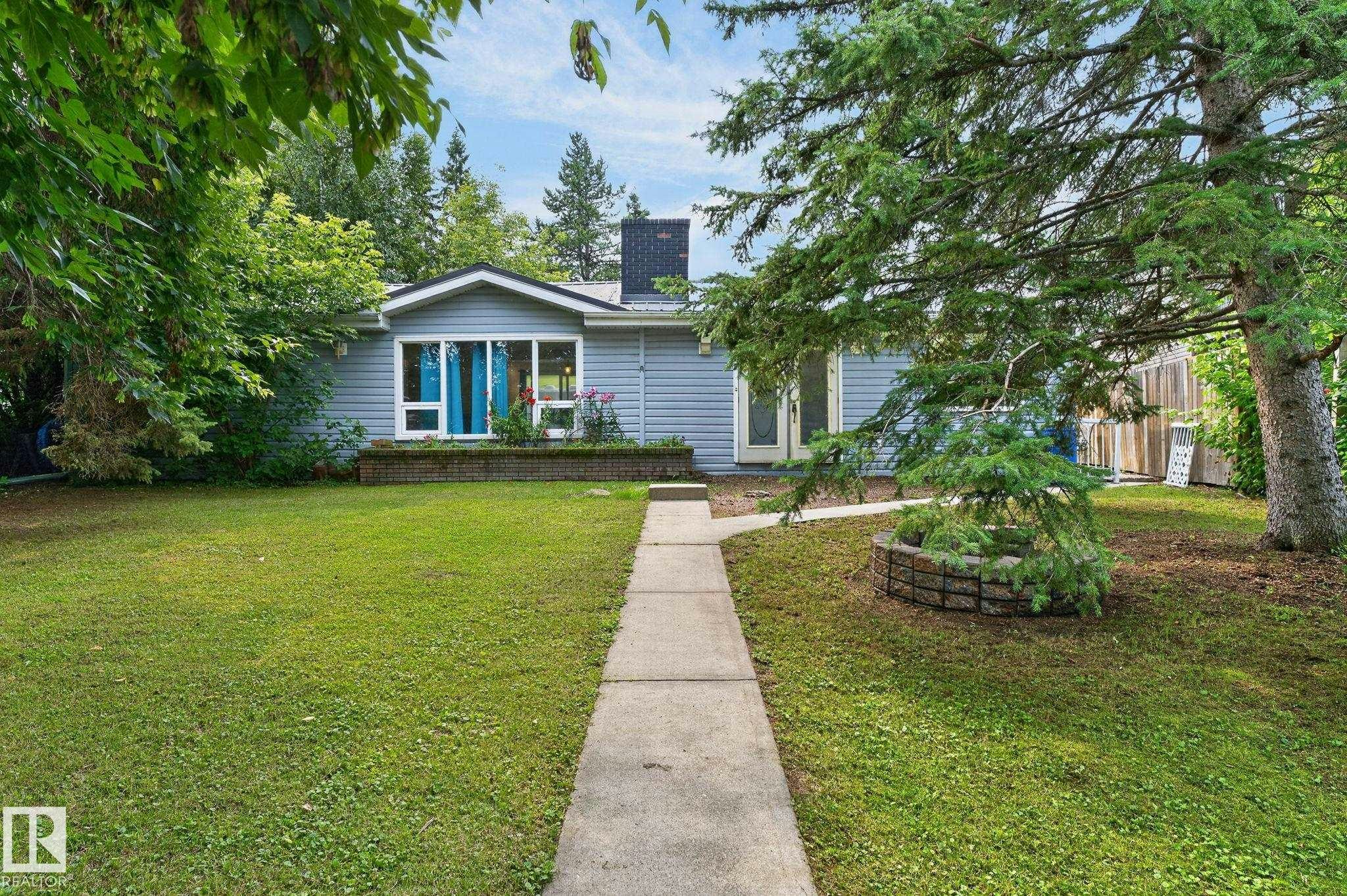 351 Smith Crescent, Rural Parkland County, AB, T7Z 2T9