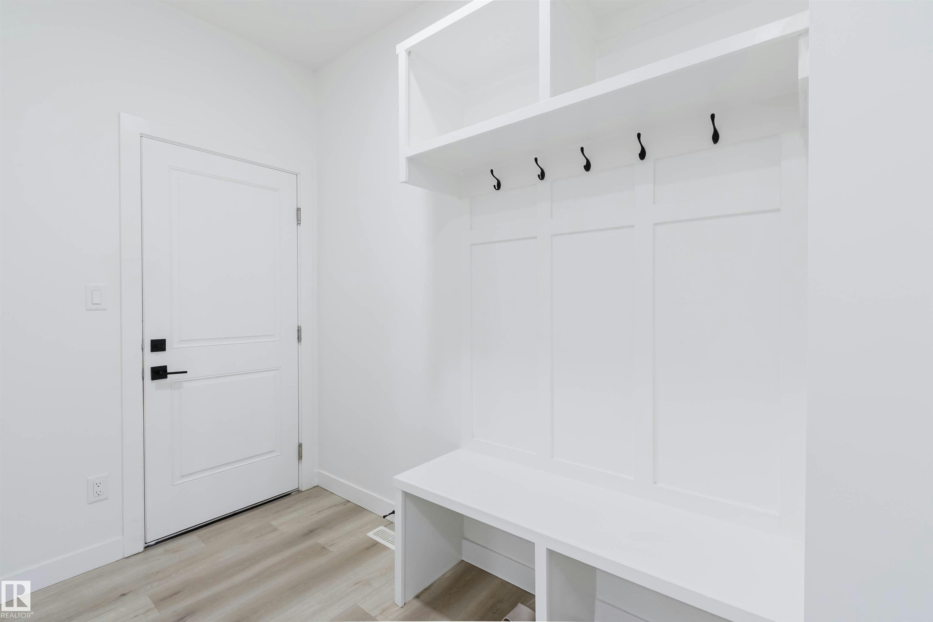 5320 Kimball Place, Edmonton, AB, T6W 5E6 - 9