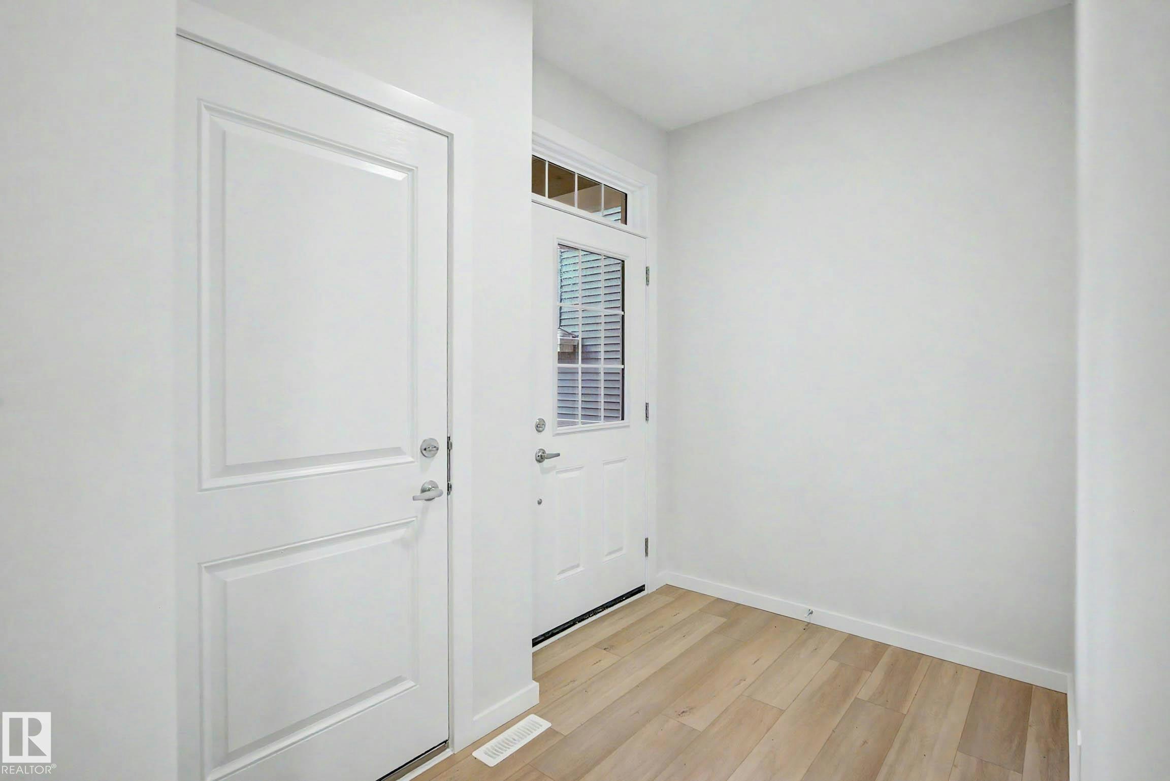 5435 Hawthorn Run - 3